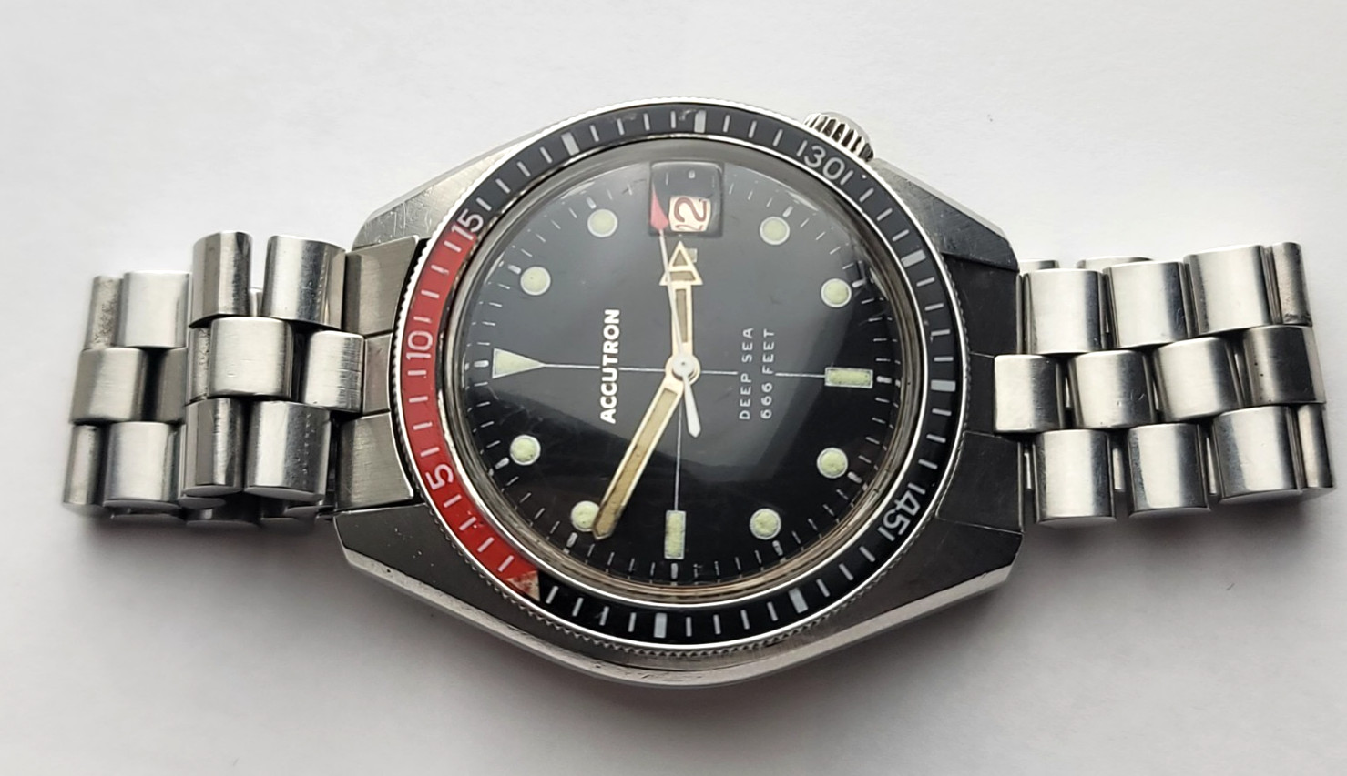 Vintage 1970 Stainless steel Accutron Deep Sea 666 Original bracelet running.