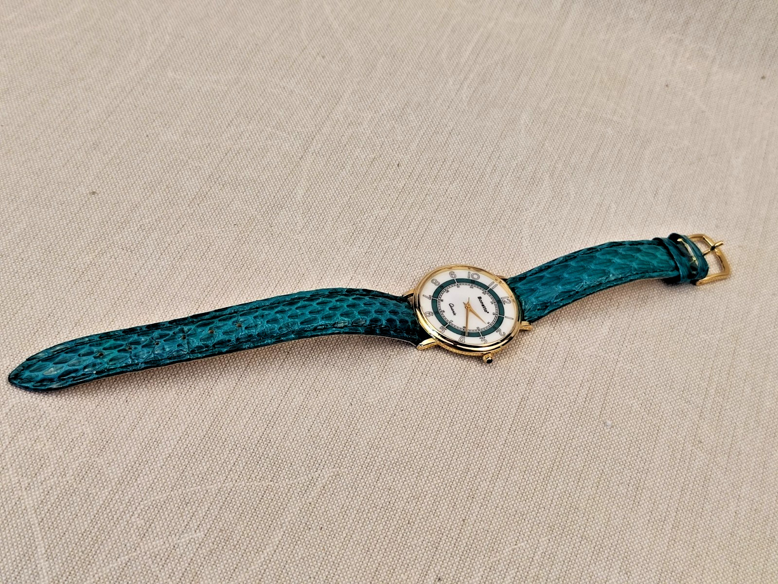 Vintage Bonetto women’s watch with a Japanese quartz movement