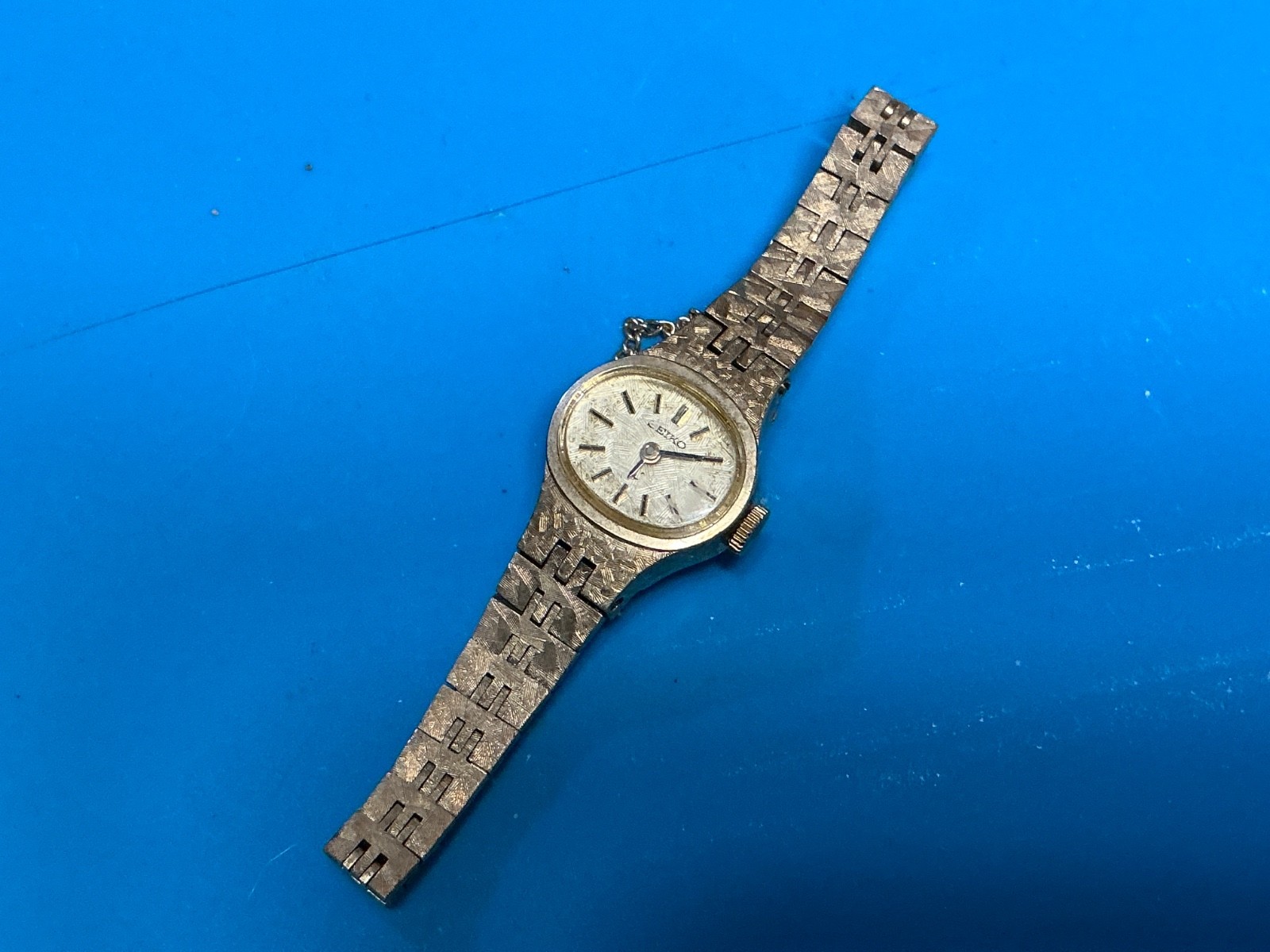 VINTAGE 1977 Seiko Ladies Cocktail Watch 11-7619, Tweed Link Band. Winds/ Works