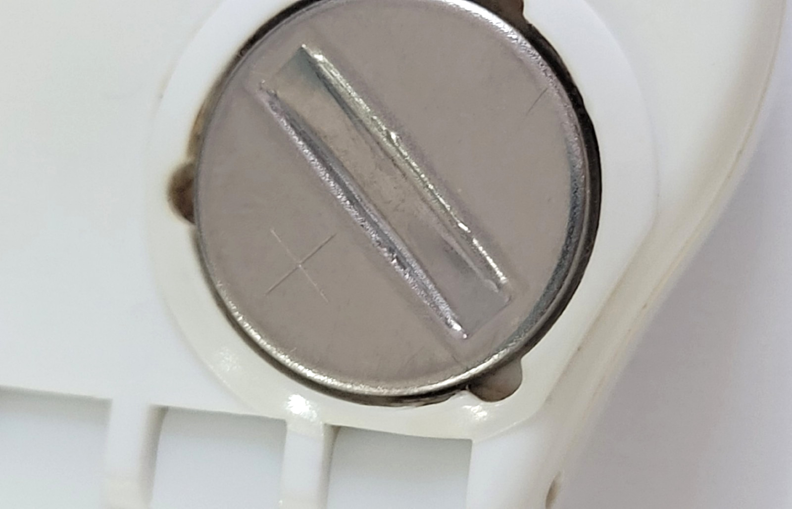 Swatch Originals: Standard Gent Watch ‘Just White’ – GW151 on New Silicone Strap