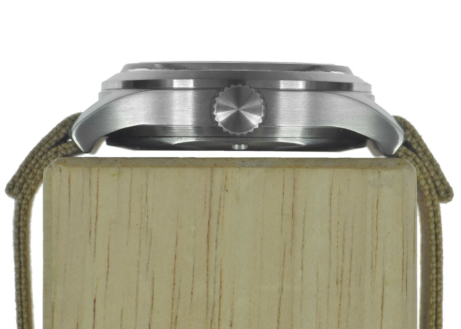 MWC G10LM Military Watch | 50m | Date Window | Screw Case Back | Desert Strap