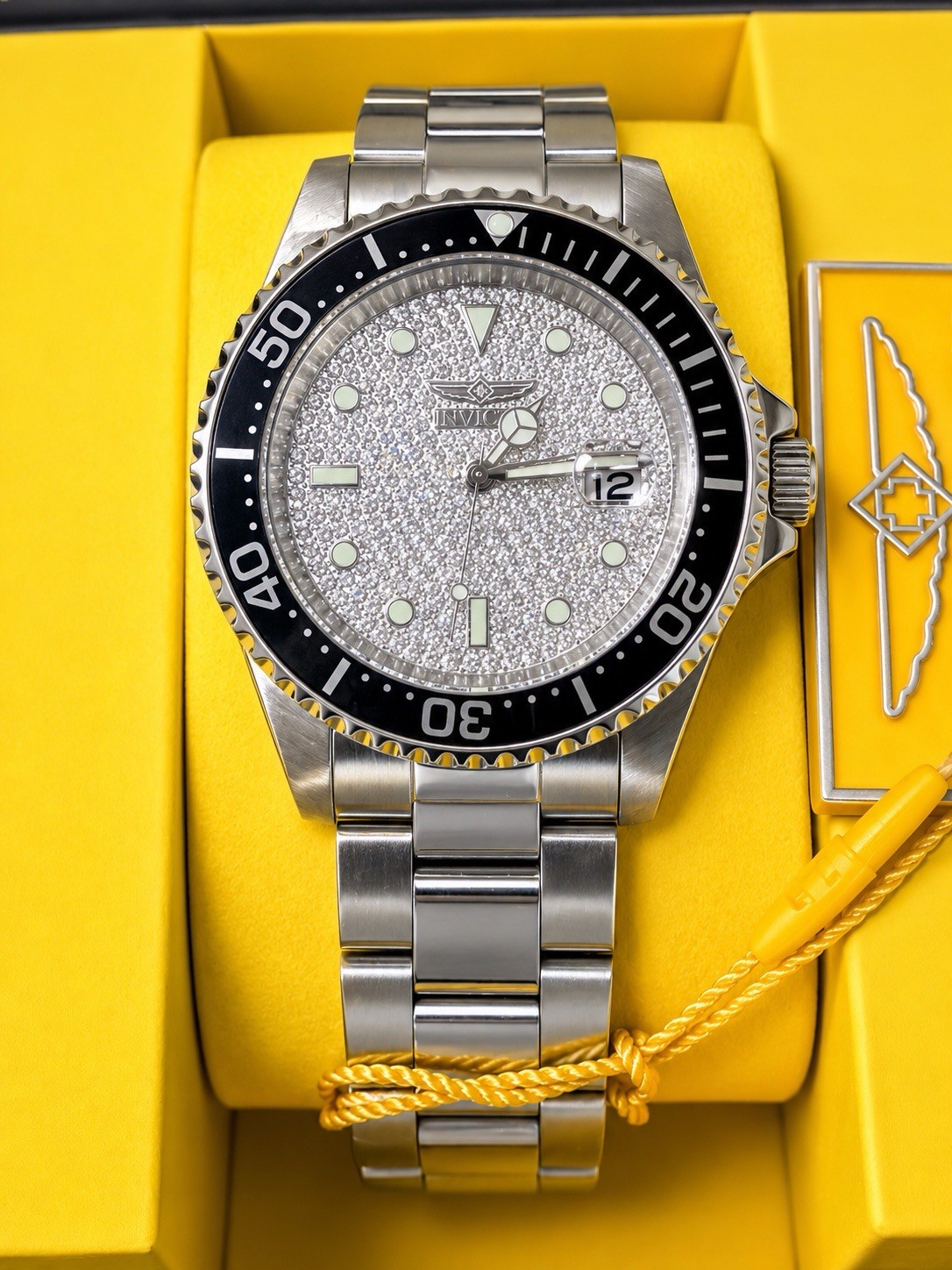 Invicta Pro Diver Isobath 50286 40mm SteelWatch Austrian Crystal Pavé Dial