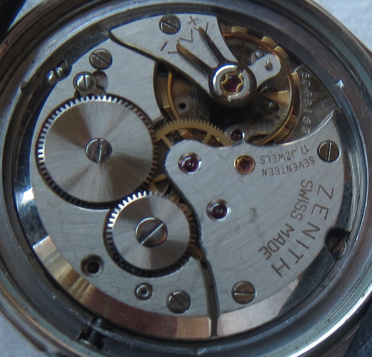 Zenith mens wristwatch steel case screw back load manual 34,5 mm. in diameter