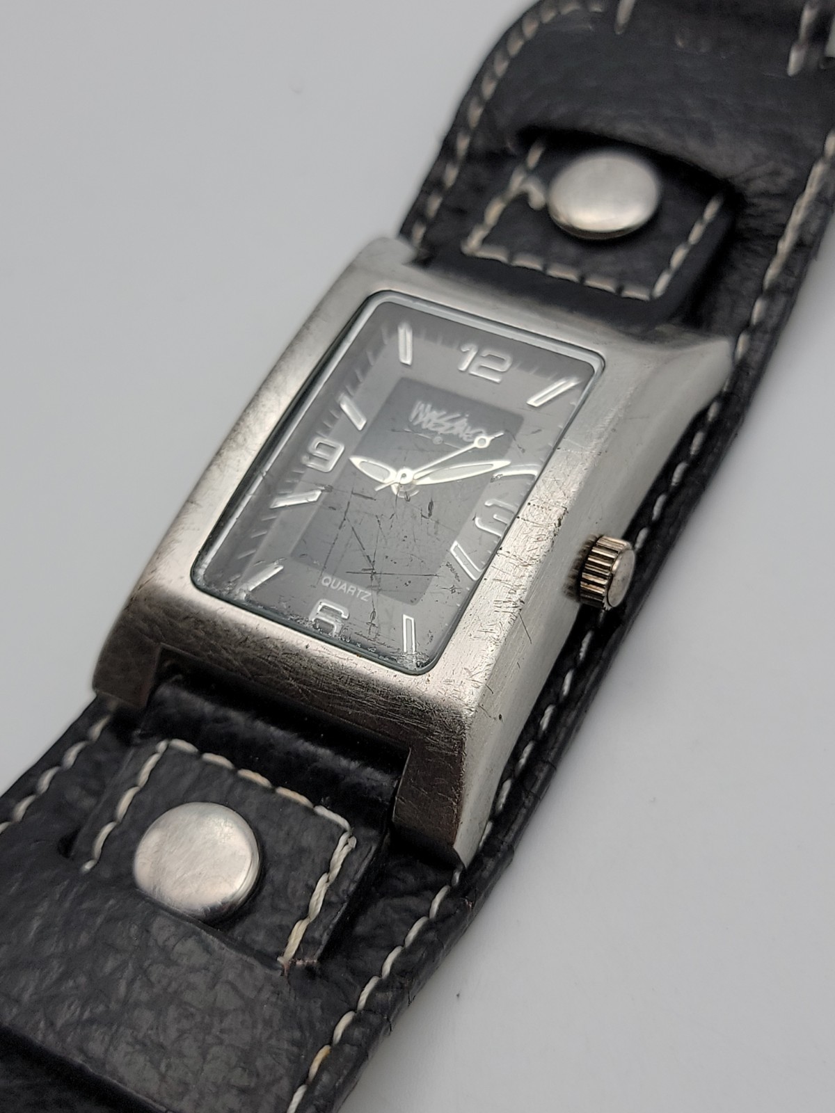 Mossimo Unisex Watch 29mm Black Leather Band 5.75″-7.5″, Runs*
