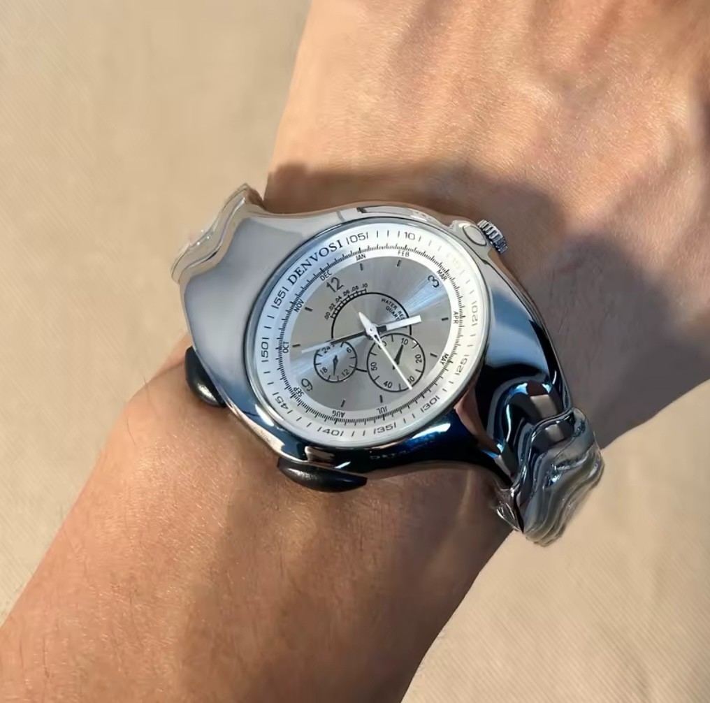 Men’s Watch Y2K Silver Chrome Mirror Steel Twisted Triax Quartz Wristwatch