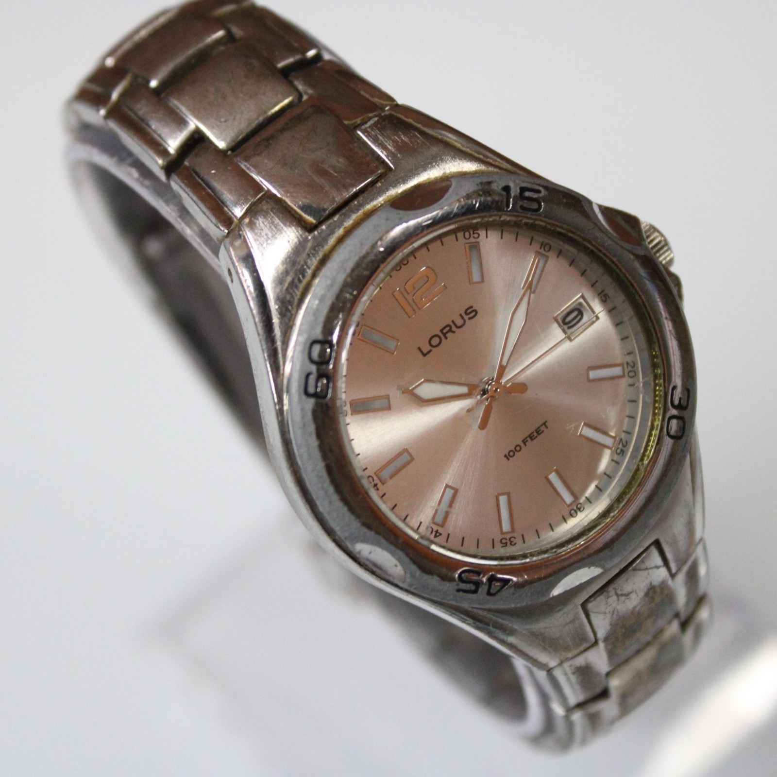 Lorus Quartz Unisex Watch Stainless Steel Silver Dial Date 100 Feet Water Resist