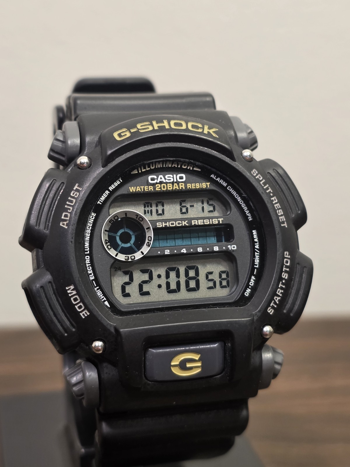 Casio G-Shock DW-9052 3232 Black Yellow Trim 45mm 200m Water Resistant New Batt.