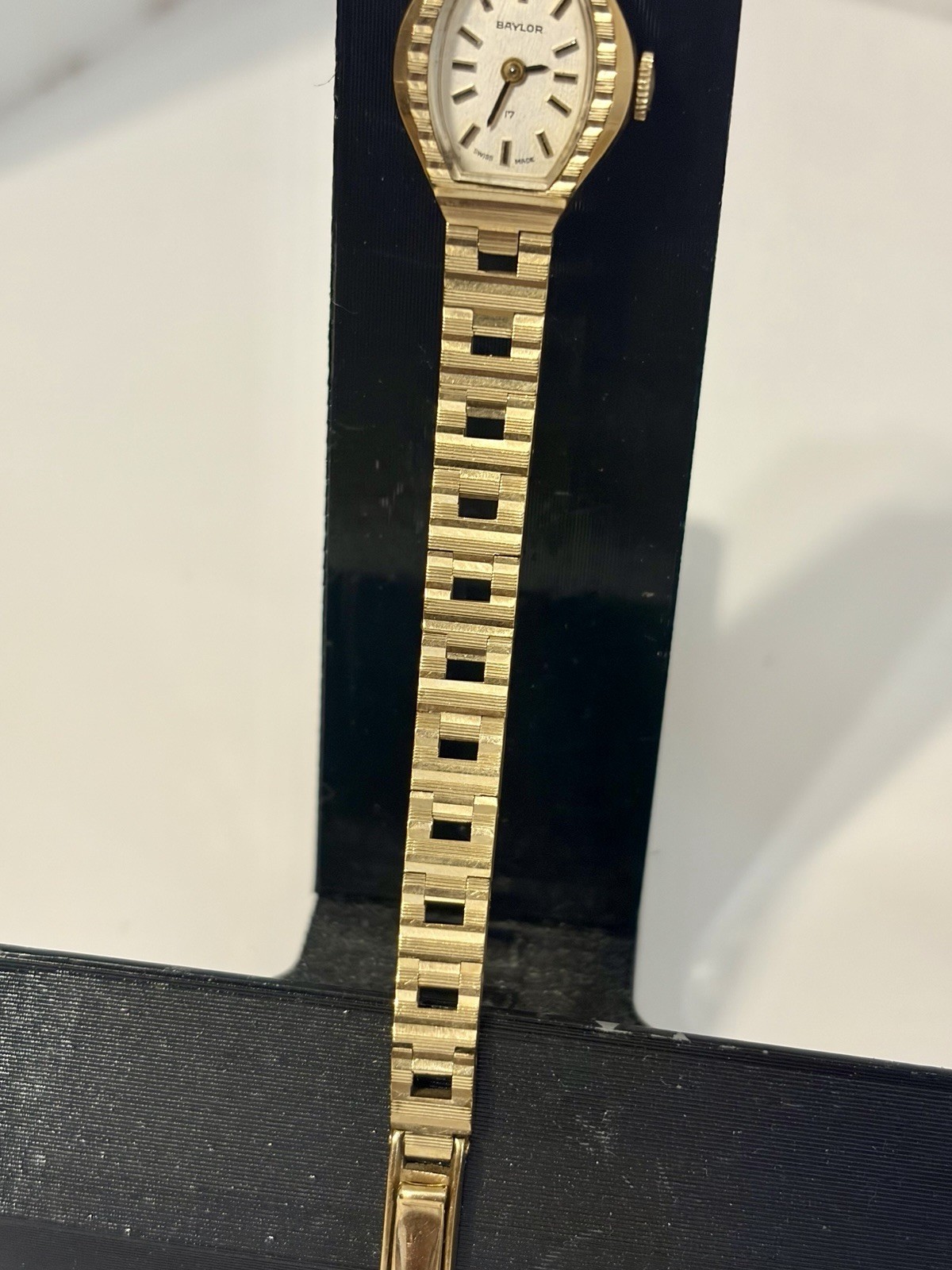 VTG Baylor Watch Women 15mm Gold Tone Rectangle 17 Jewels Manual Wind