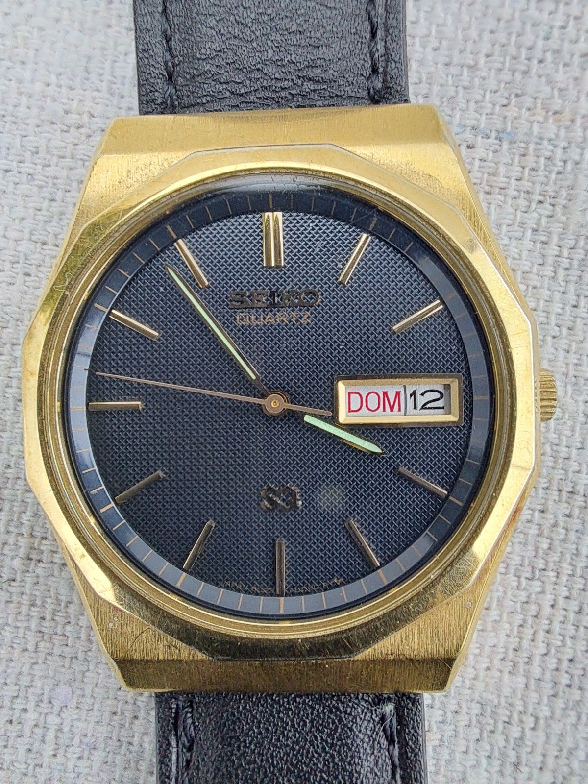 Vintage 1980s Seiko Quartz SQ 8C23-6059 A4 Waffle Pie Pan Day Date Watch Runs