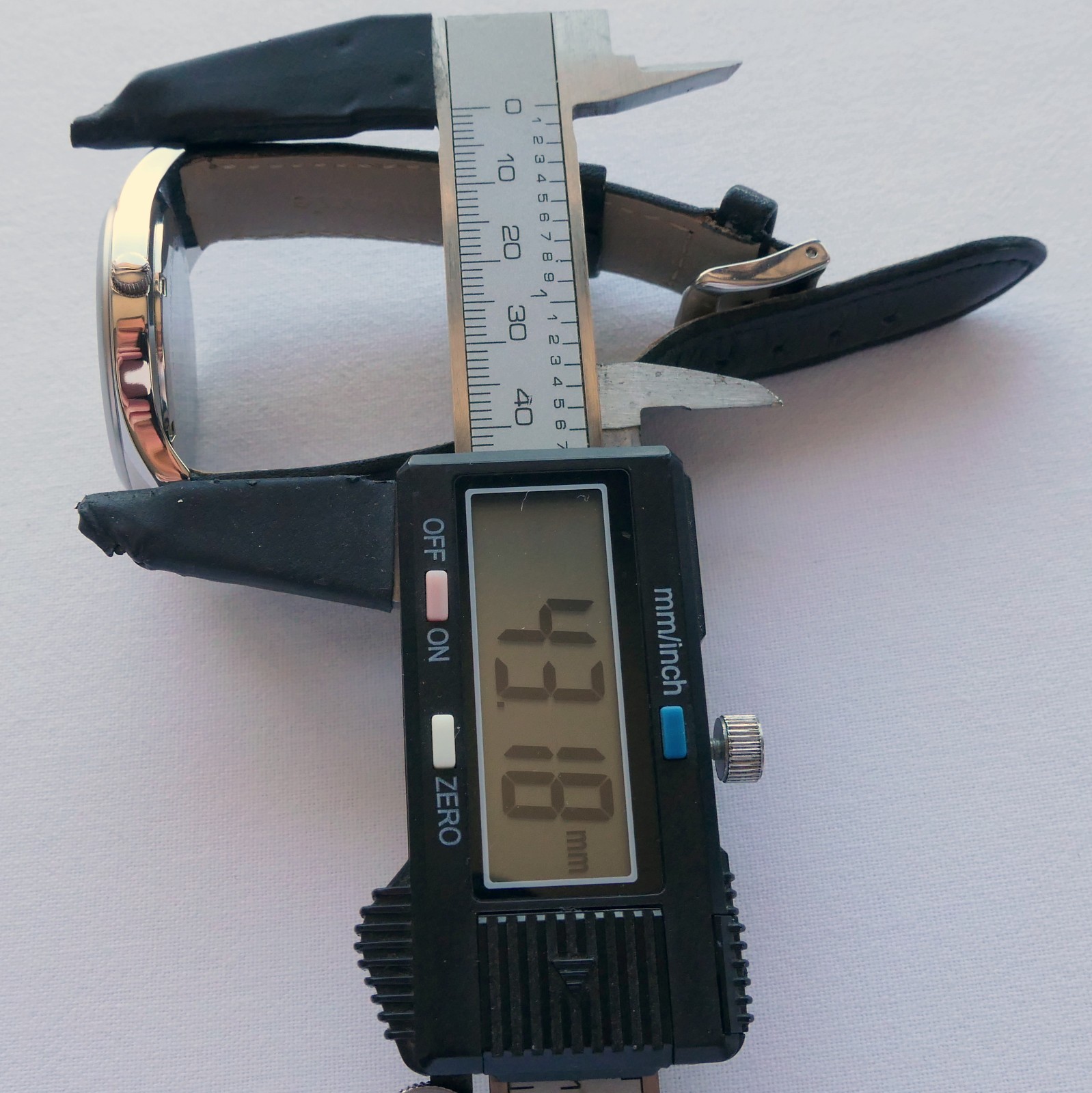 Volkswagen VW 1968 Beetle Bug Kafer Classic Speedometer Car Accessory Watch