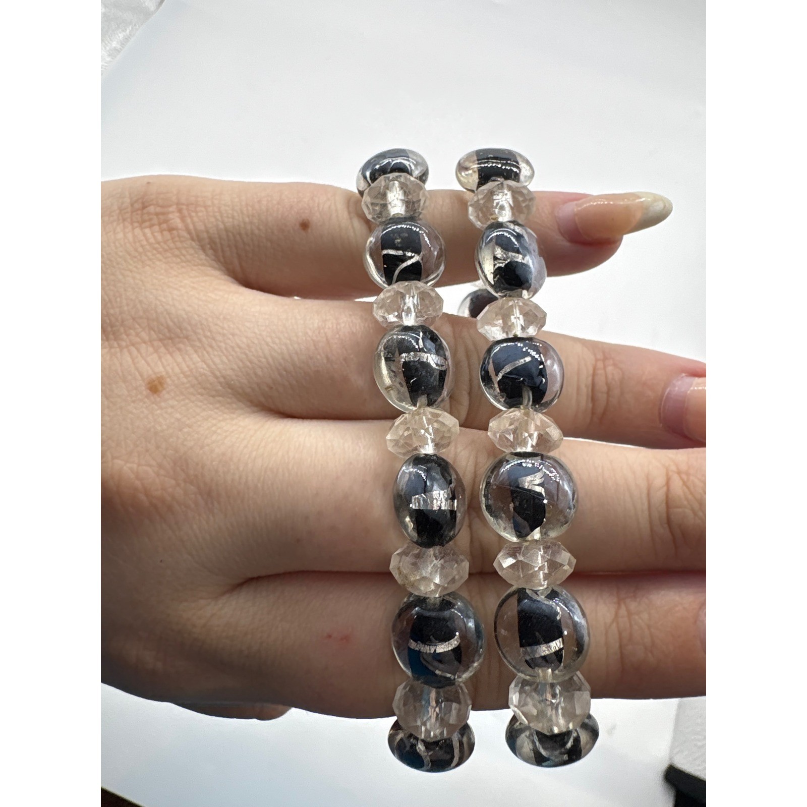 Vivani Womens Beaded Stretch Silver Tone Bracelet Watch Japan Movt J479