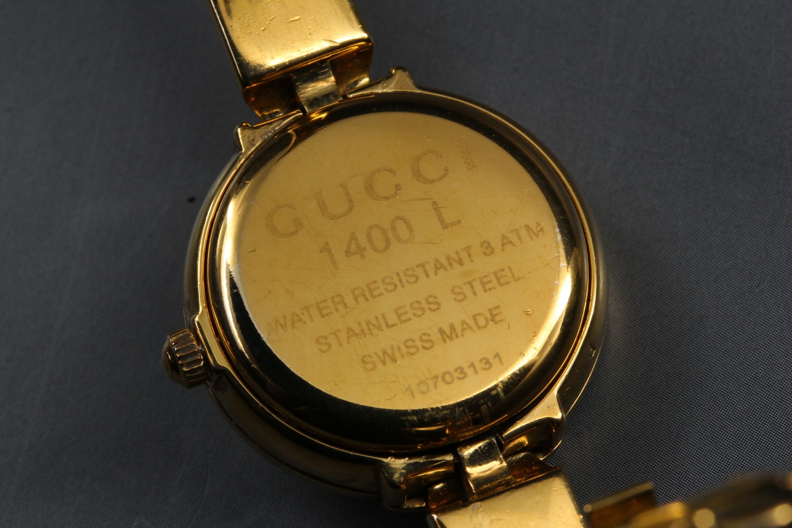 [Near MINT+] GUCCI 1400L 26mm Gold Dial Bangle Quartz Women’s Watch From JAPAN