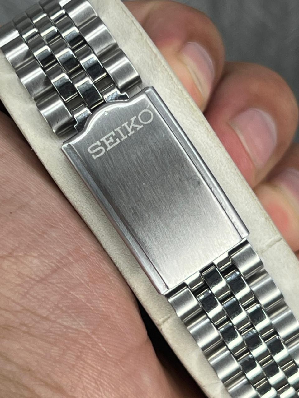 Vintage Seiko 5 7009 Automatic Men’s Day/Date