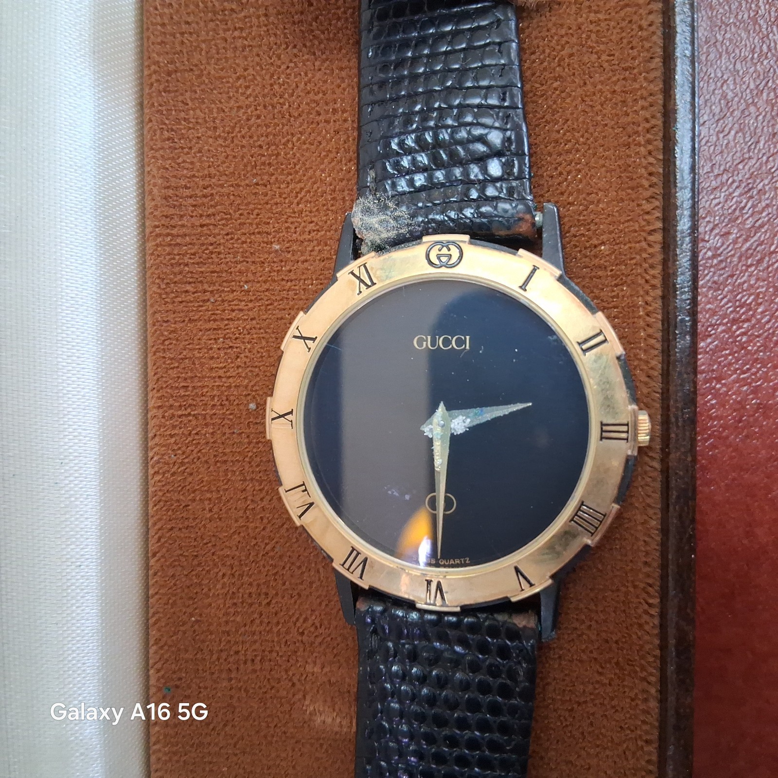 Gucci Men’s Watch 3000M Gold 33mm Vintage Working
