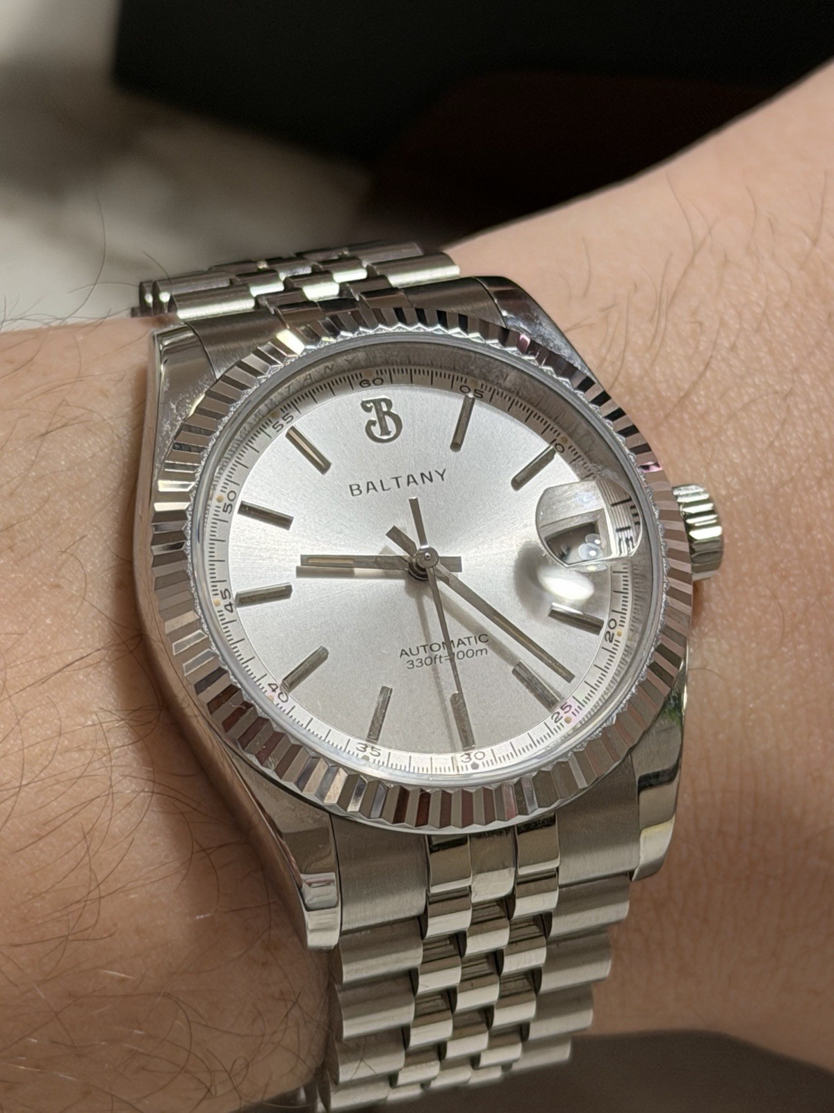 BALTANY DJ S4084 AUTOMATIC, SILVER DIAL, FLUTED BEZEL, DATE, SAPPHIRE, 36 MM