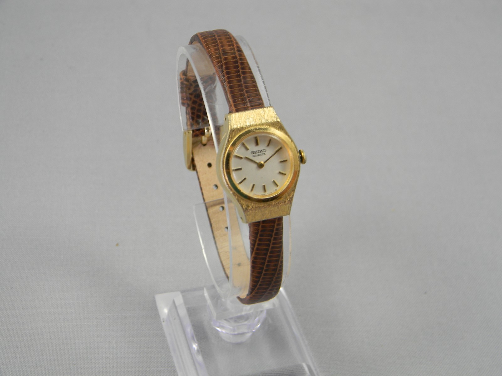 Vintage Seiko Watch Women 8 Jewel Quartz Dainty 19mm New Lizard Band New Battery
