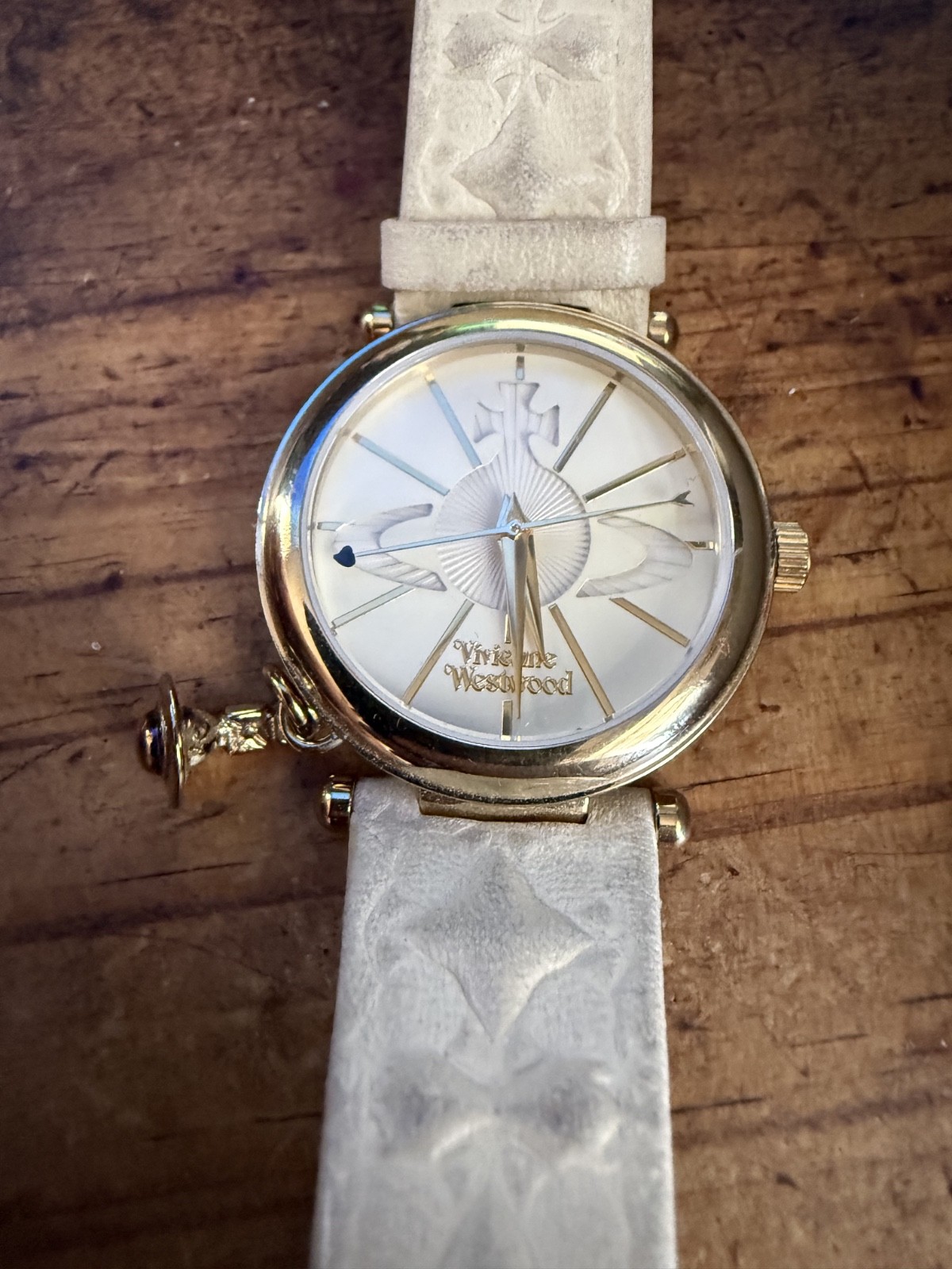 Vivienne Westwood Orb Watch Gold Case Cream Leather Strap Ladies NEW BATT YT8