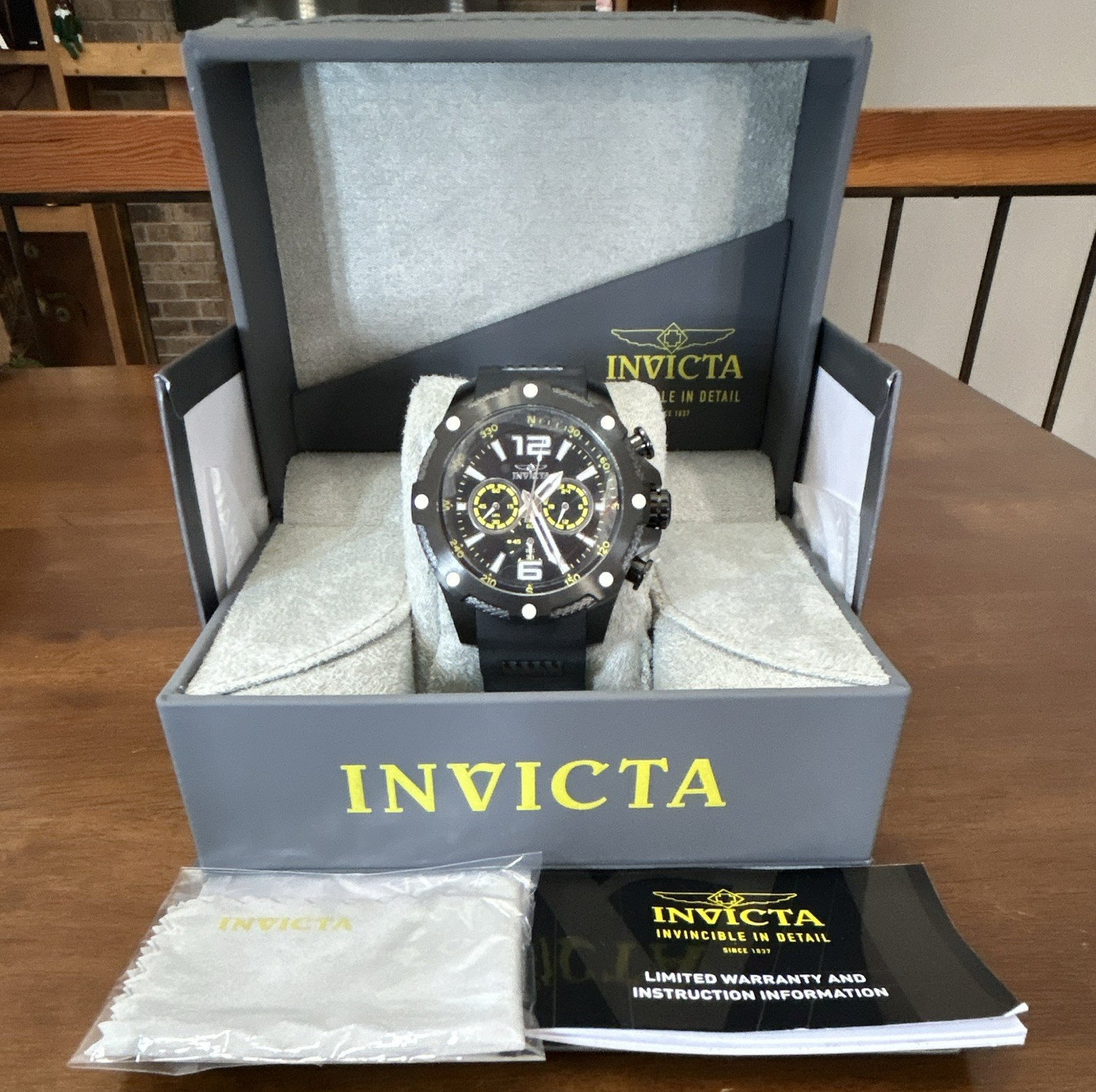 Invicta I-Force Men’s Chronograph Quartz 34021, Black, Rubber Strap, unworn