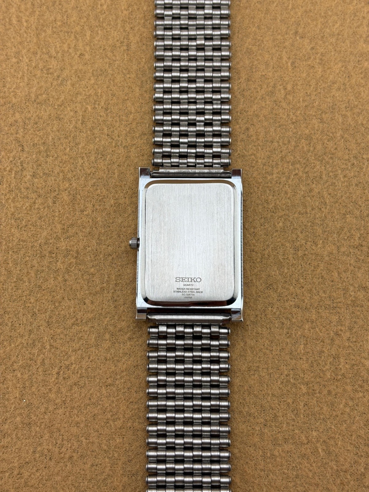 RARE YELLOW SILVER Vintage Seiko Slim Quartz Men’s Wristwatch