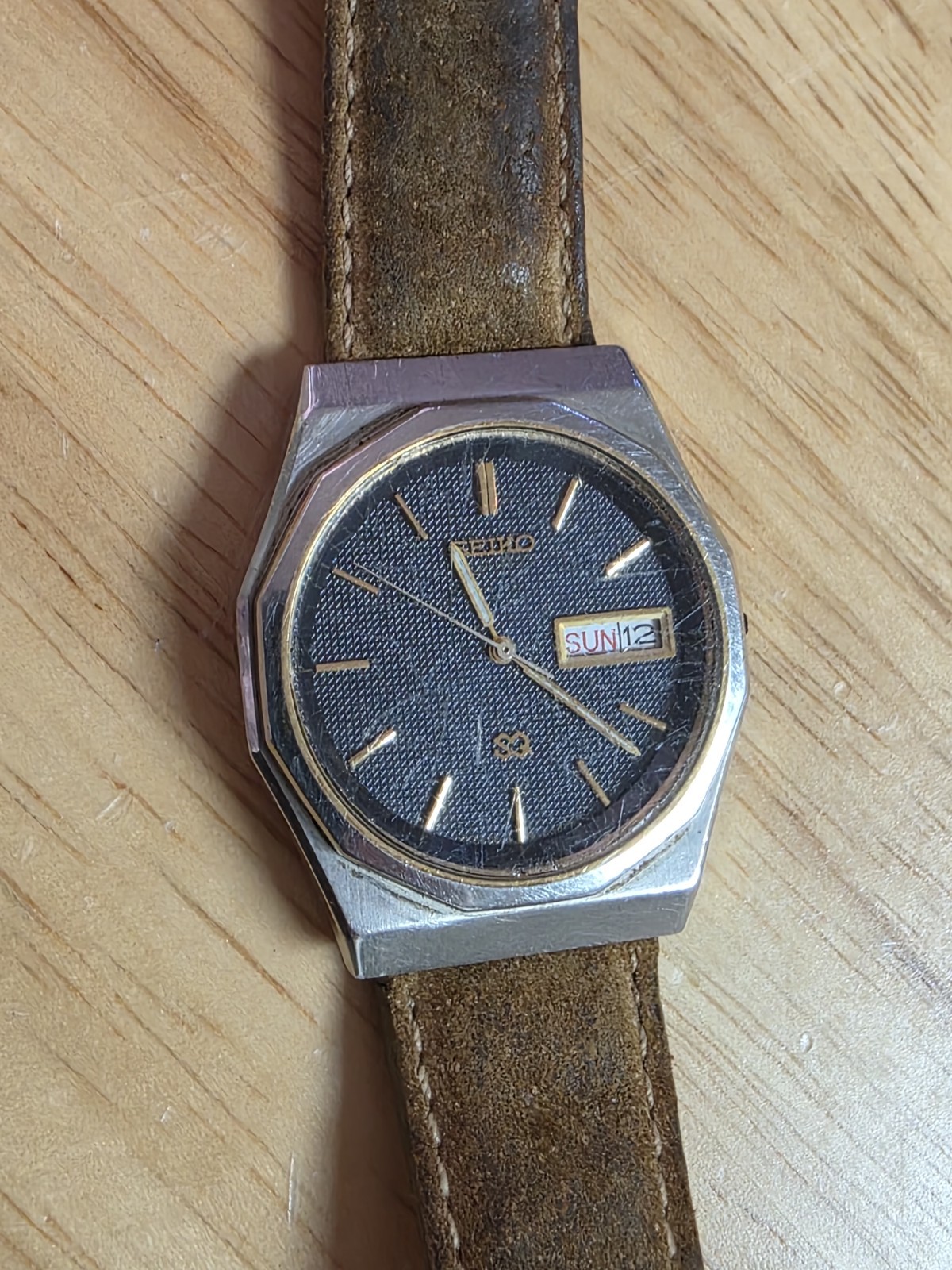 VINTAGE Seiko SQ Watch Men 33mm Black Dial Daydate ( 8023-6059 ) *RUNNING*READ *