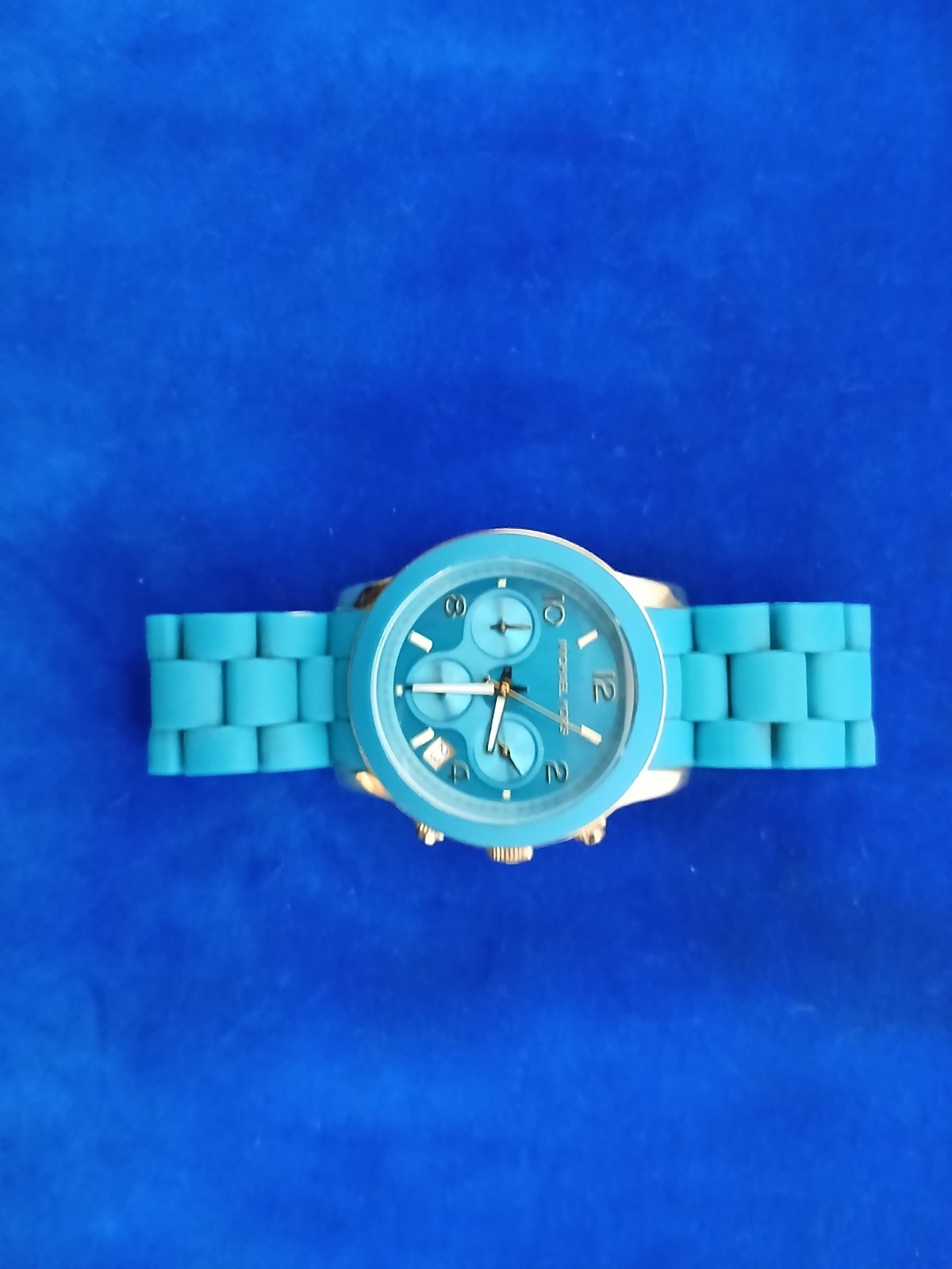 Michael Kors Blue Band Gold Tone Wrist Watch Rubber Metal MK 5266