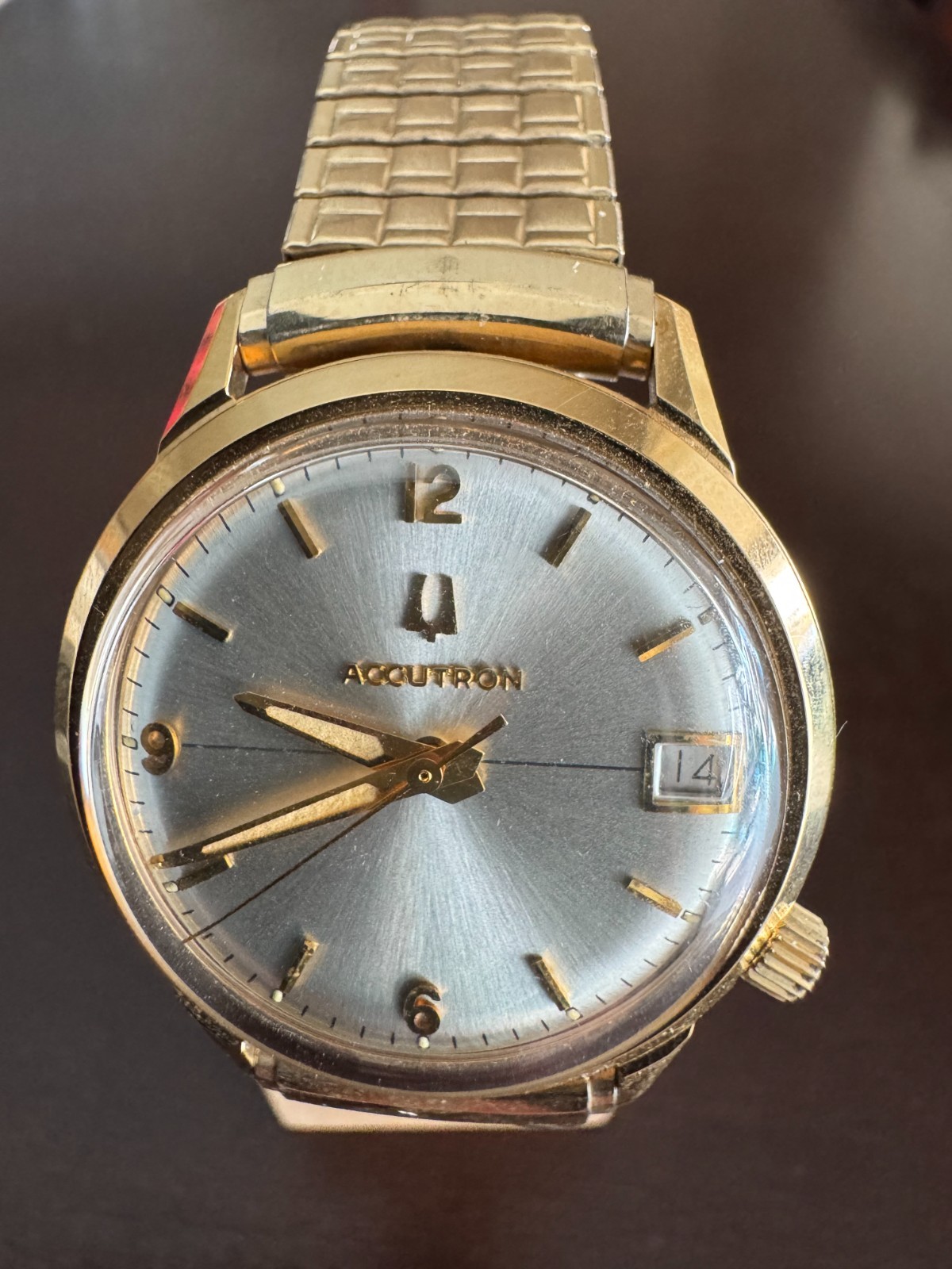 VINTAGE MENS STUNNING MINT BULOVA ACCUTRON WRISTWATCH CAL. 2192.10 KEEPING TIME