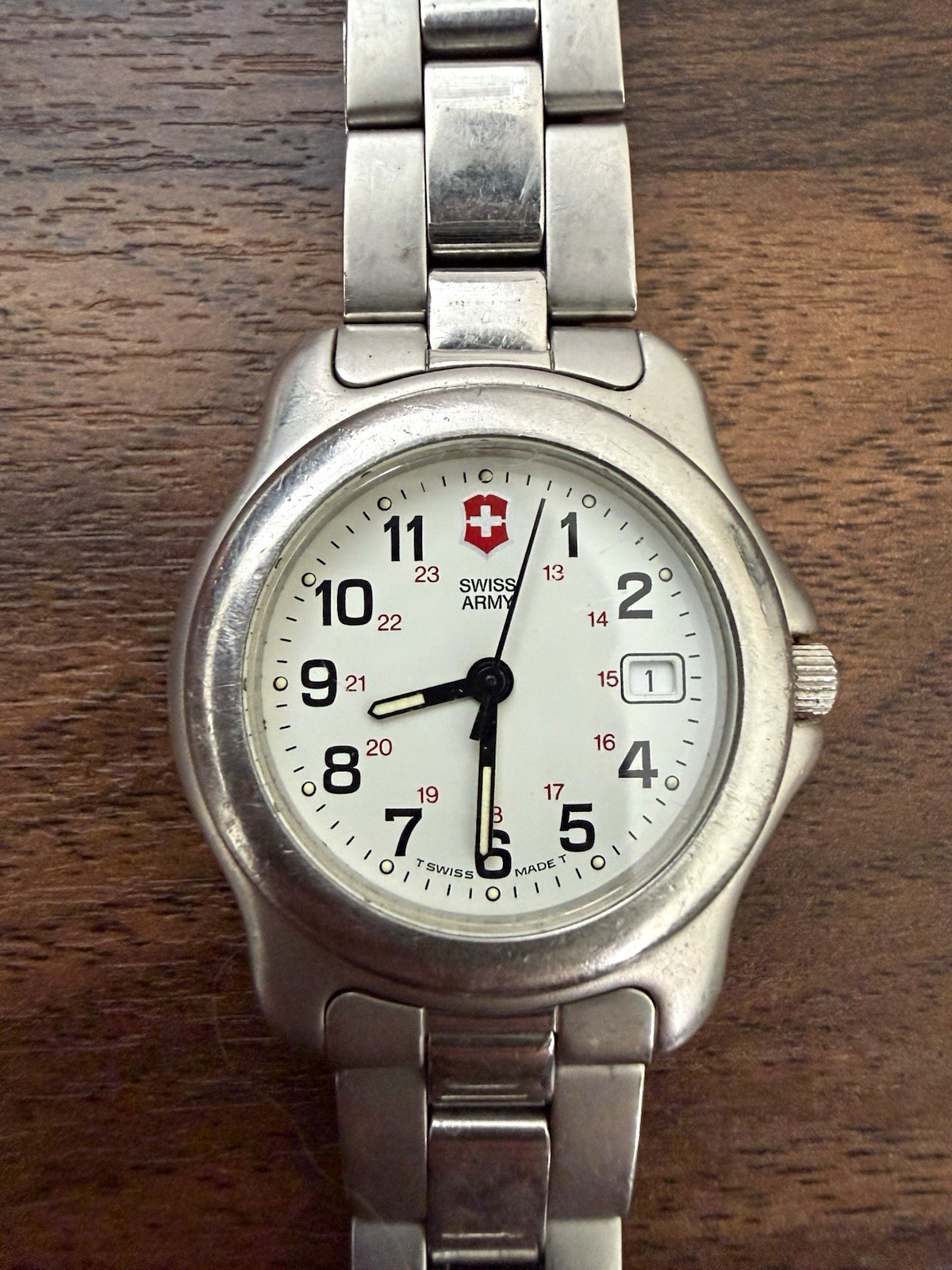 Vtg Victorinox Swiss Army Officer’s Women’s Watch 30mm White Dial Date Stainless