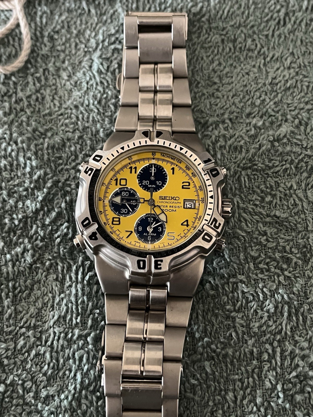 Seiko Quartz Chronograph Alarm 200m Yellow Dial Steel Bracelet Tachymeter