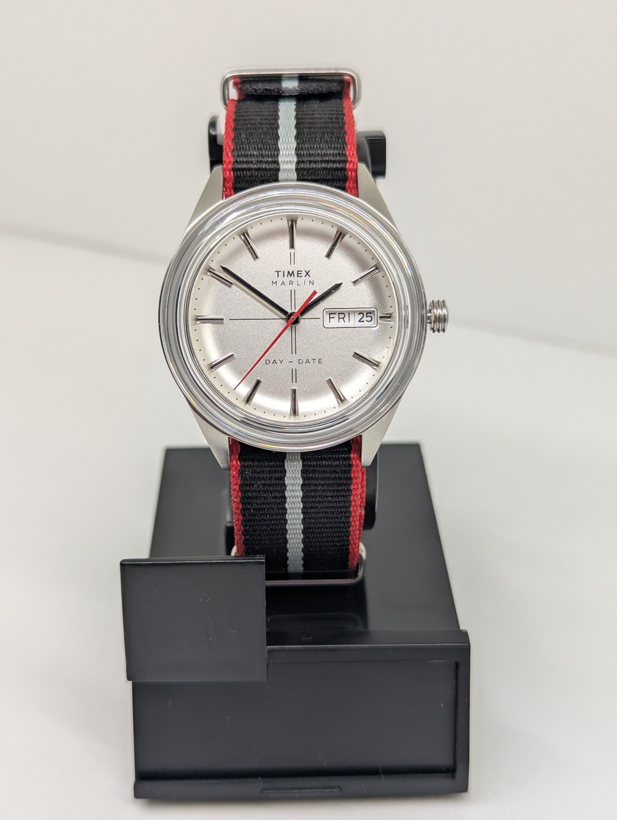 Timex Marlin Jet Quartz Day-Date 38mm Watch Nylon Strap With Box TW2Y37300