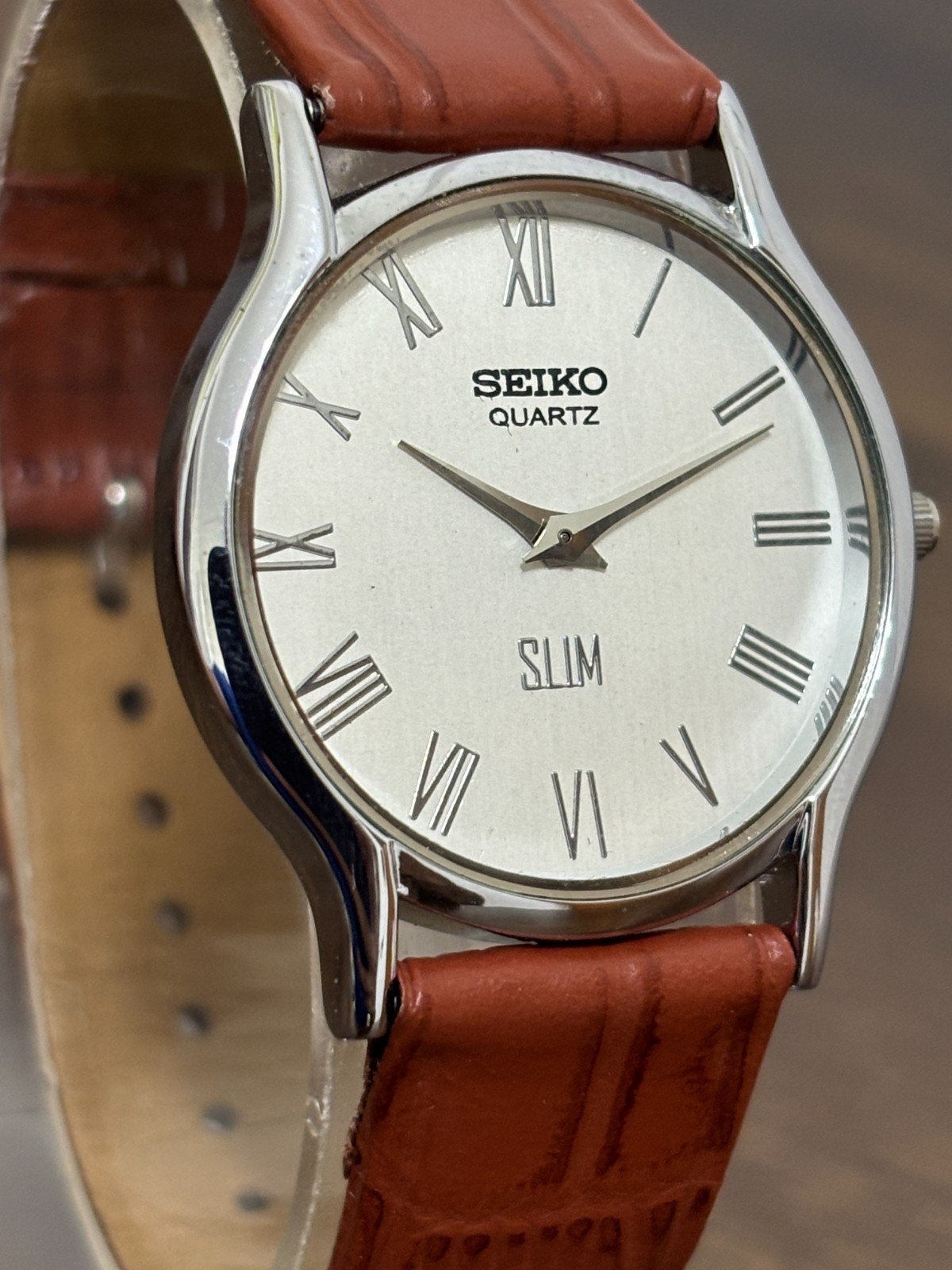 Vintage Classic Seiko Slim Men’s Wrist watch -Leather Strap