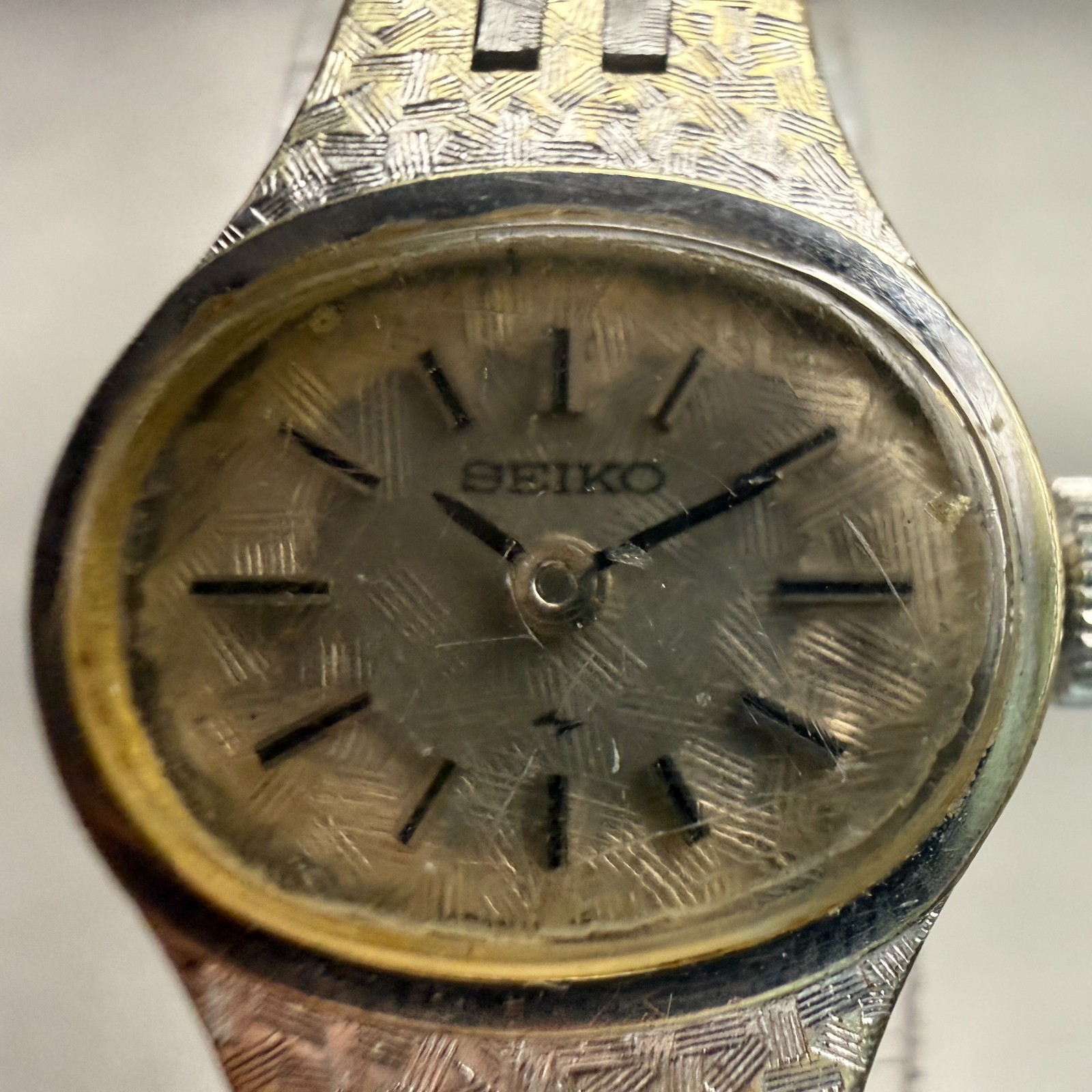 Seiko Watch Women 17mm Silver Dial Silver Tone Oval 11-7619 Vintage Works Manual