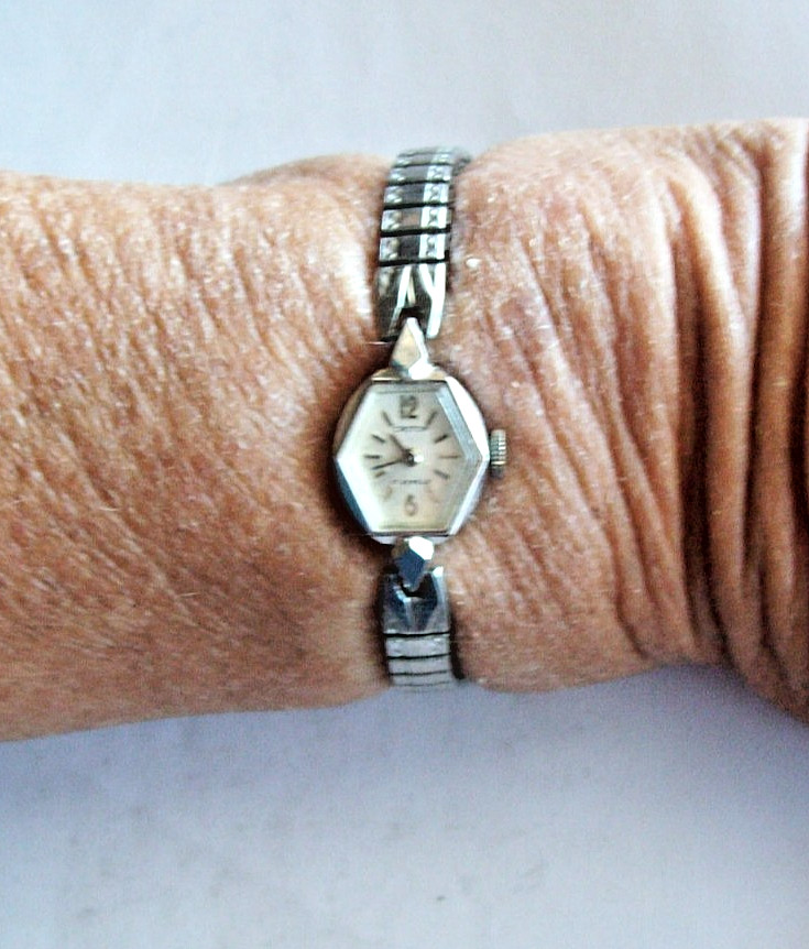 Hexagonal Croton 17J Swiss Mechanical Ladies Watch w/Box 10K Gold RGP Runs Nice