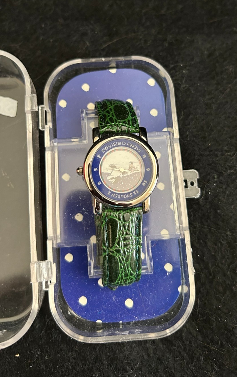 GII Hong Kong Womens Merry Christmas Snowden Snowman Skating Watch VTG 90s