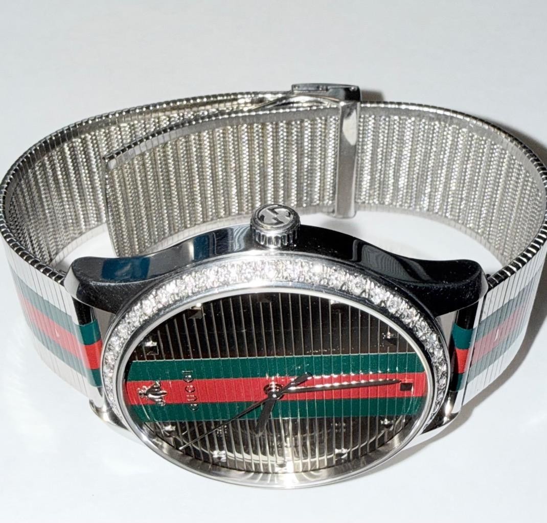 GUCCI MENS TIMELESS 126.2 LAB GROWN DIAMOND QUARTZ WATCH