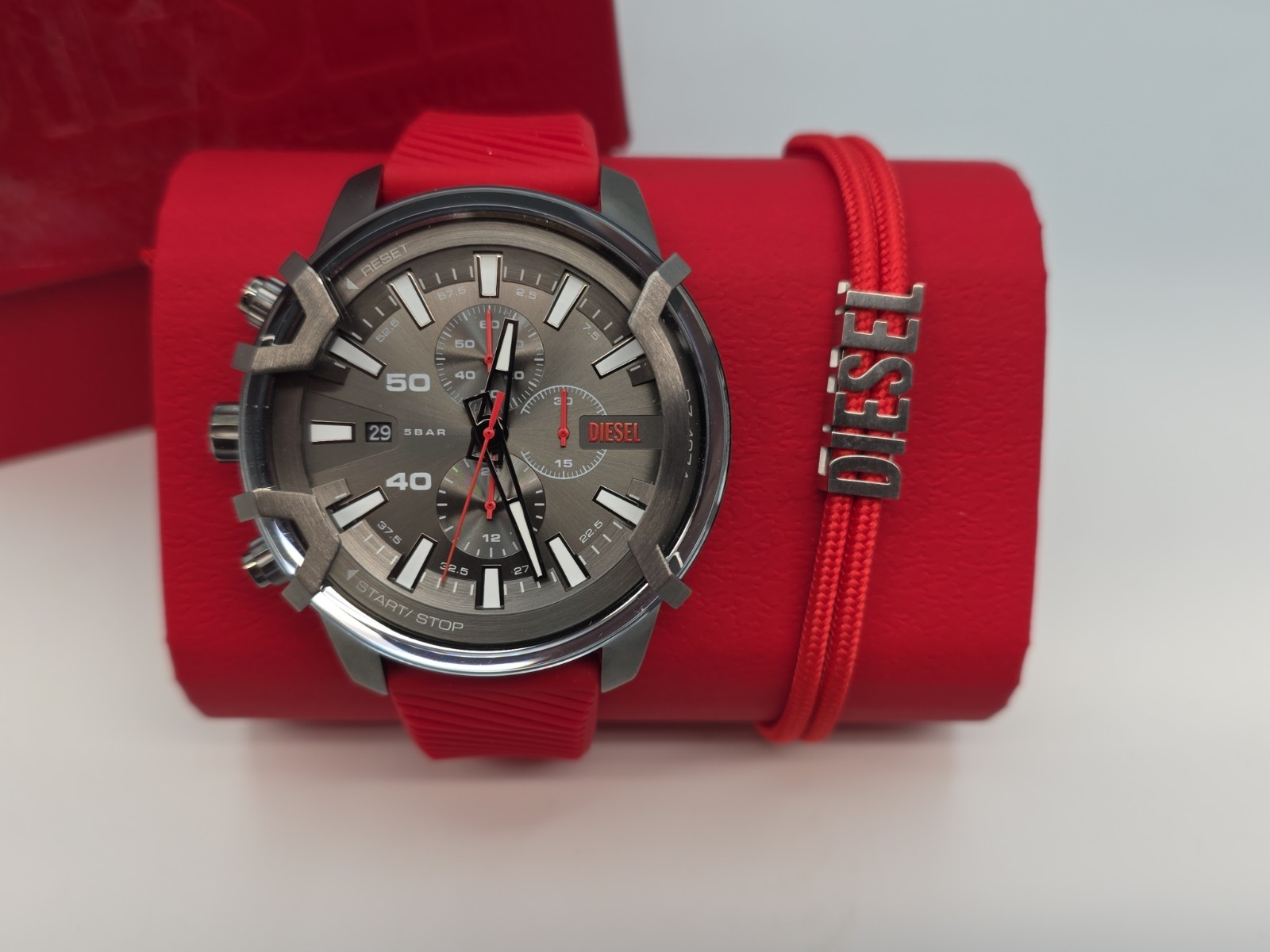 Diesel Griffed DZ4673SET Black Dial Red Silicone &Bracelet Men’s Right HandWatch