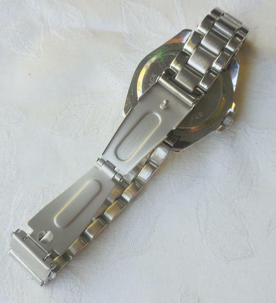 Geneva Mens Watch NEW W/packaging Silver with Roman numeral Japan Movmt 7262