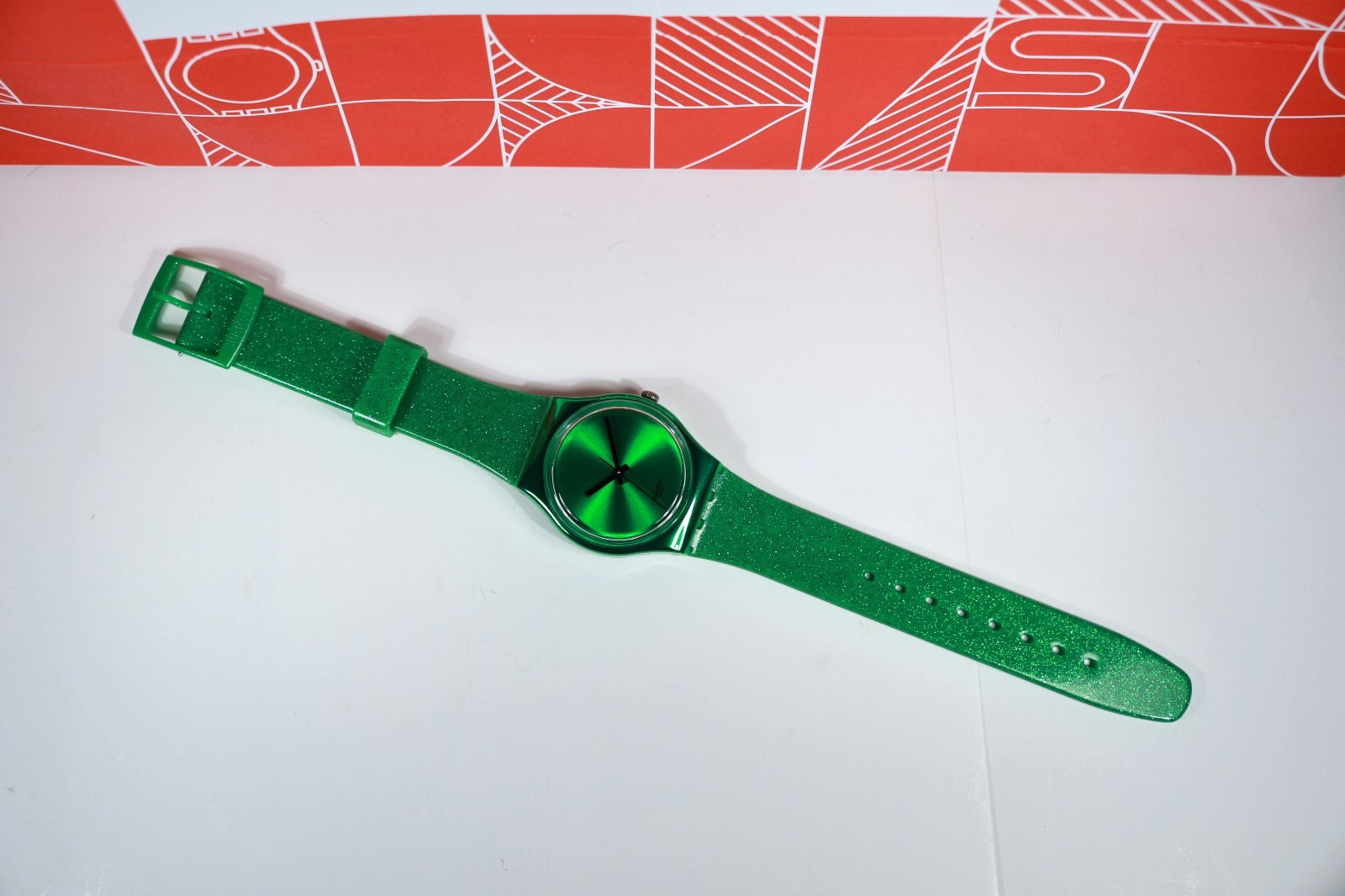 New Limited Swiss Made Swatch DEEP SHINE GLITTER GREEN GG213 Silicon 34MM NEW