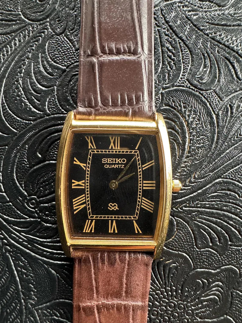VINTAGE Seiko Slim Men’s WristWatch – Black Dial – New Battery & Strap – Classic