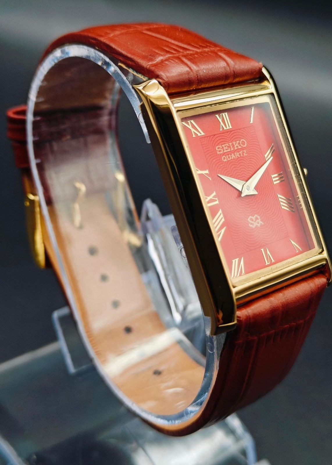 Rare Vintage Seiko Slim Quartz Men’s Wrist Watch