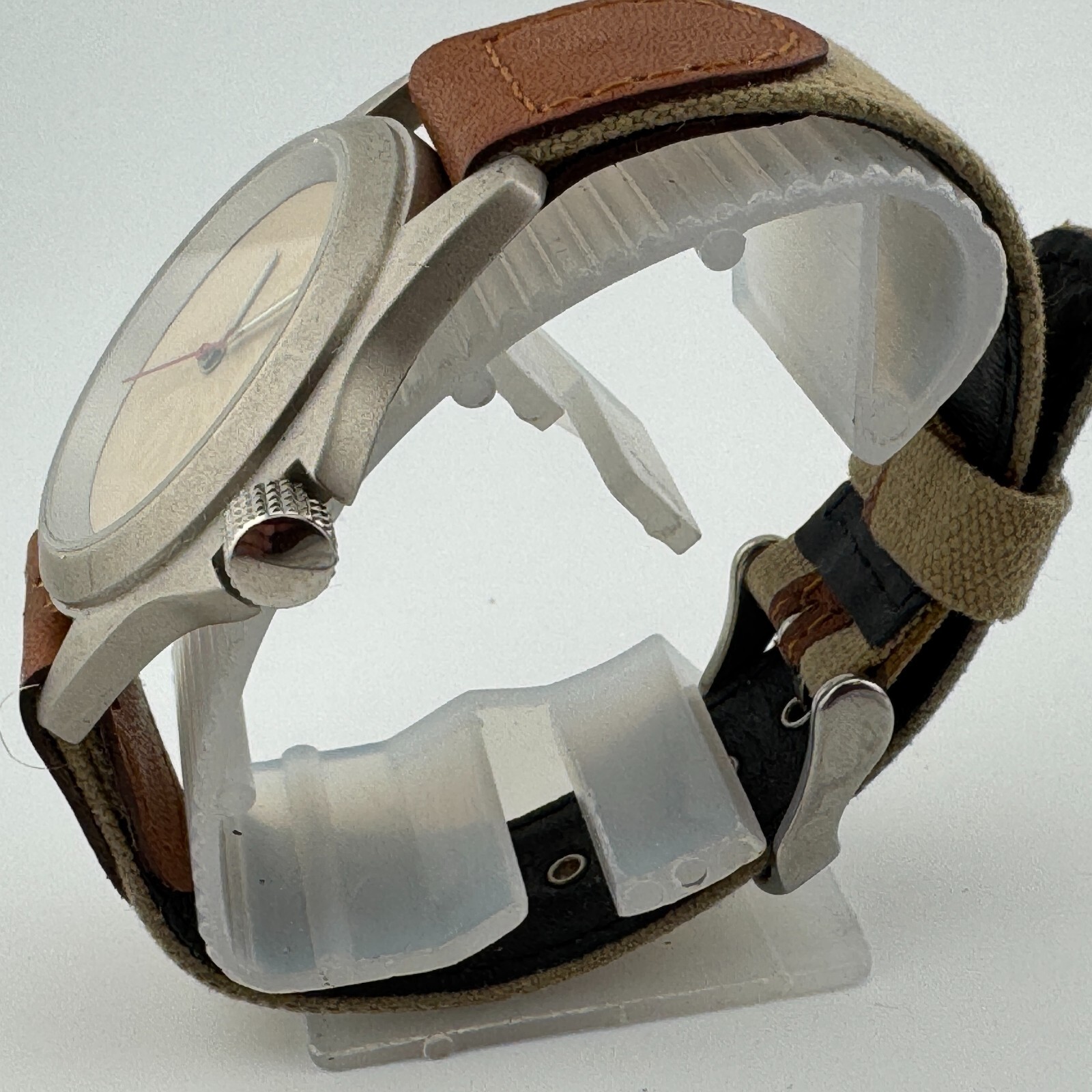 Kellogg Europa Quartz Watch Tony the Tiger Men Silver Leather Analog New Battery