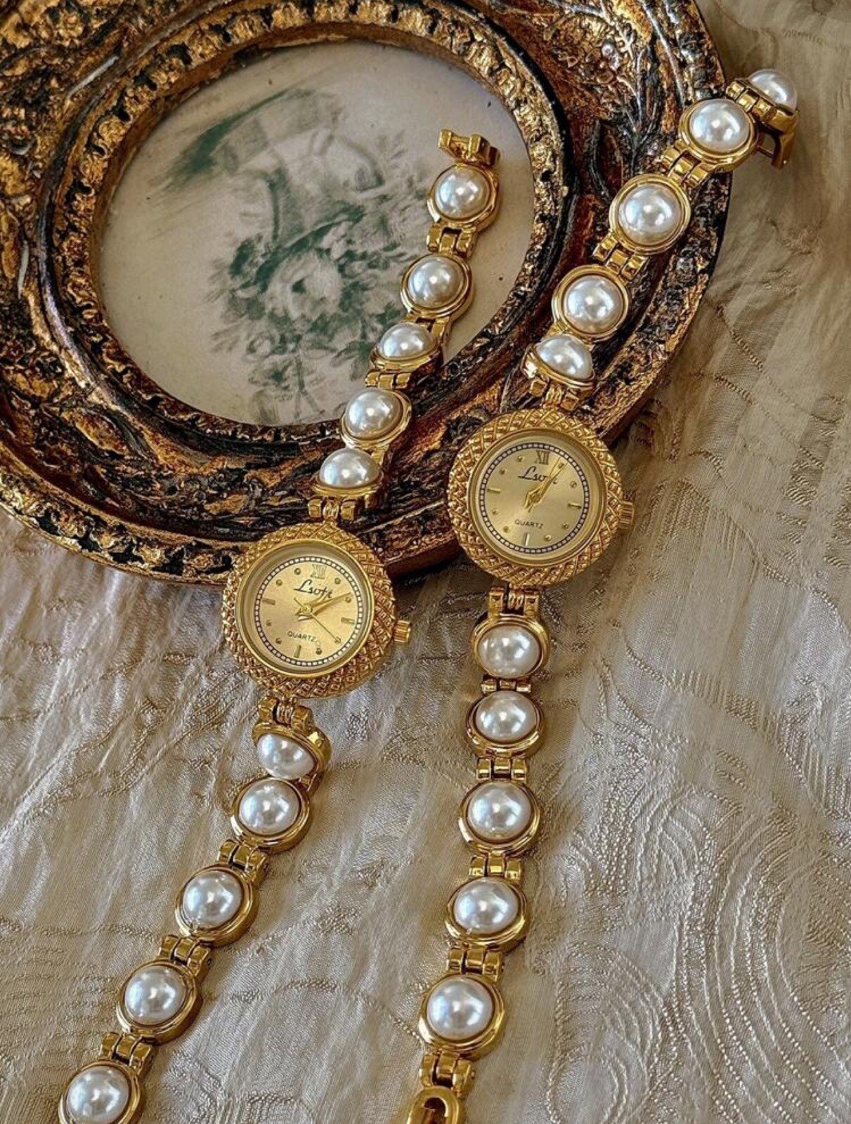 Vintage Gold Women’s Watch with Faux Pearl Band – Elegant Quartz Gift