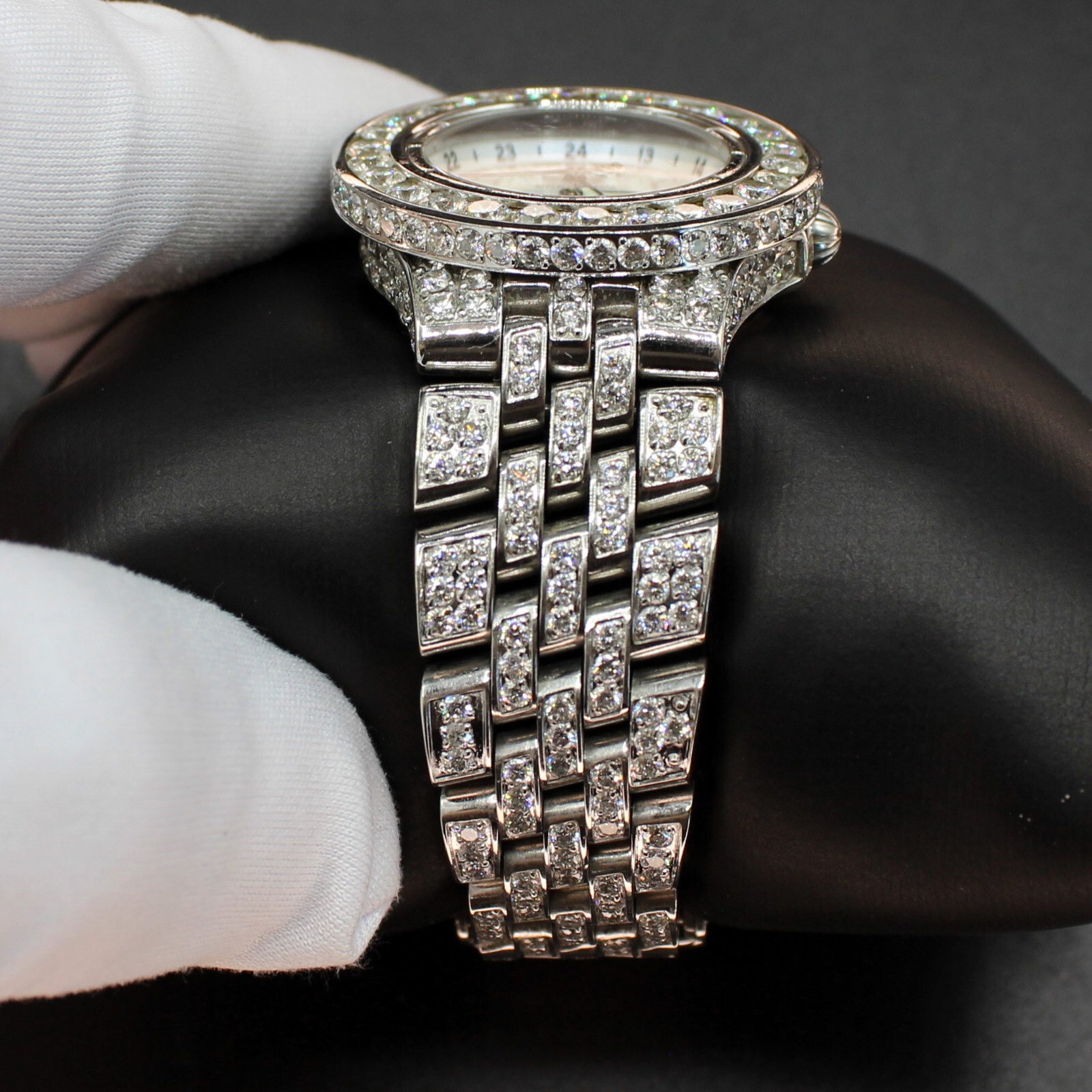 21 CARAT BUST DOWN BREITLING STARLINER WHITE MOTHER OF PEARL DIAL DIAMOND WATCH!