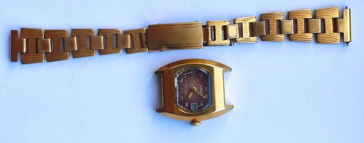 RARE Vintage Zaria USSR Women’s Watch 21 Jewels Date Chocolate Dial WORKING