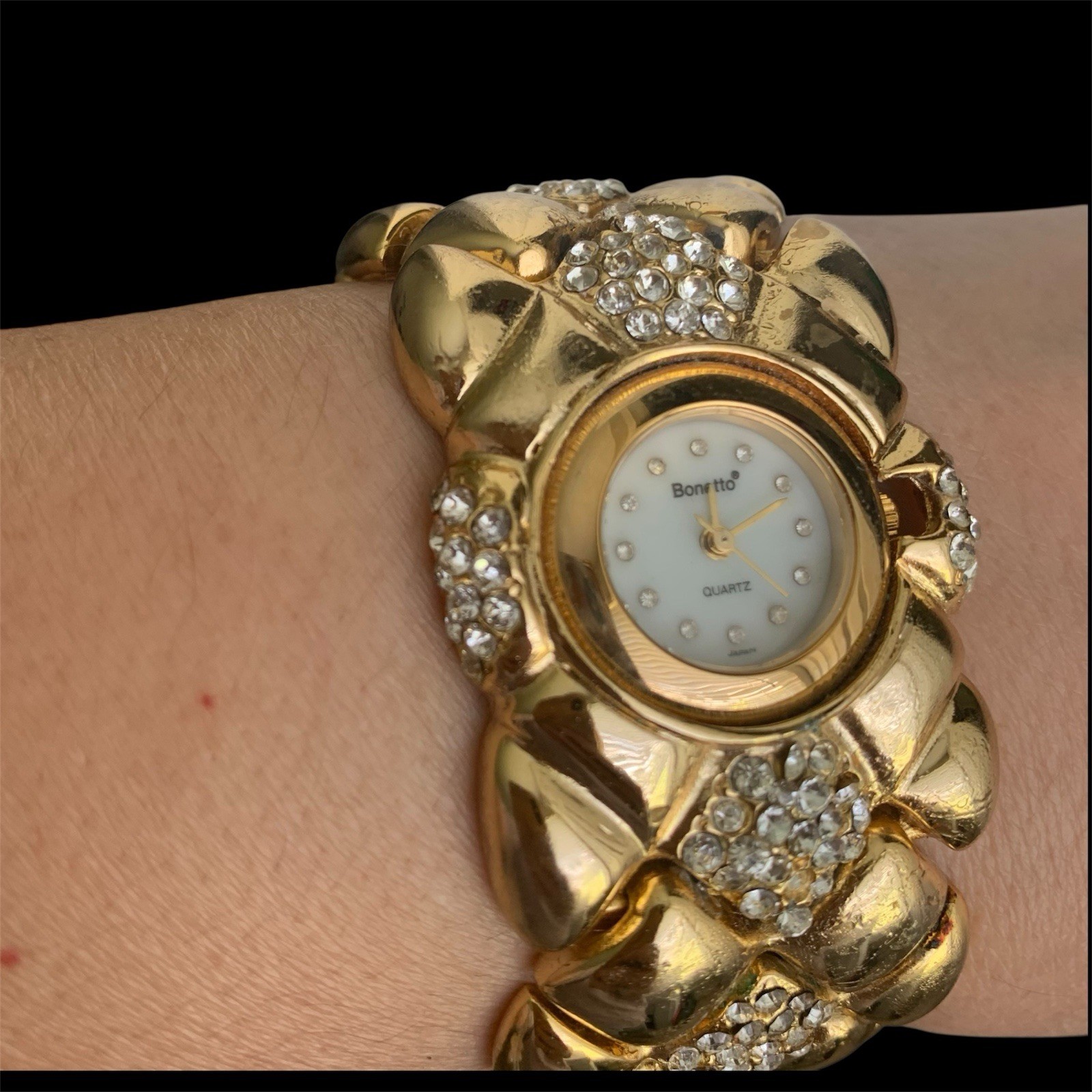 Bonetto Women’s Analog Quartz Watch Gold Tone Metal Bracelet White Dial w/Box