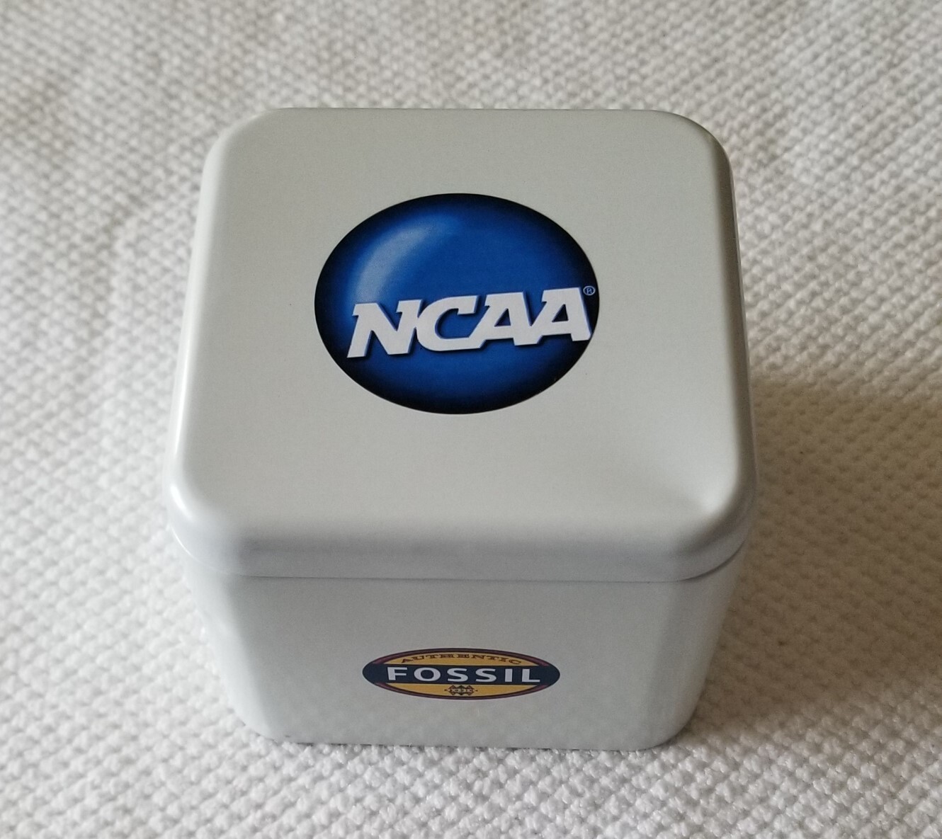 NWT Fossil SS Silver Tone Date Watch 2014 NCAA PR-5339 7.75″ Max SizeNew Battery