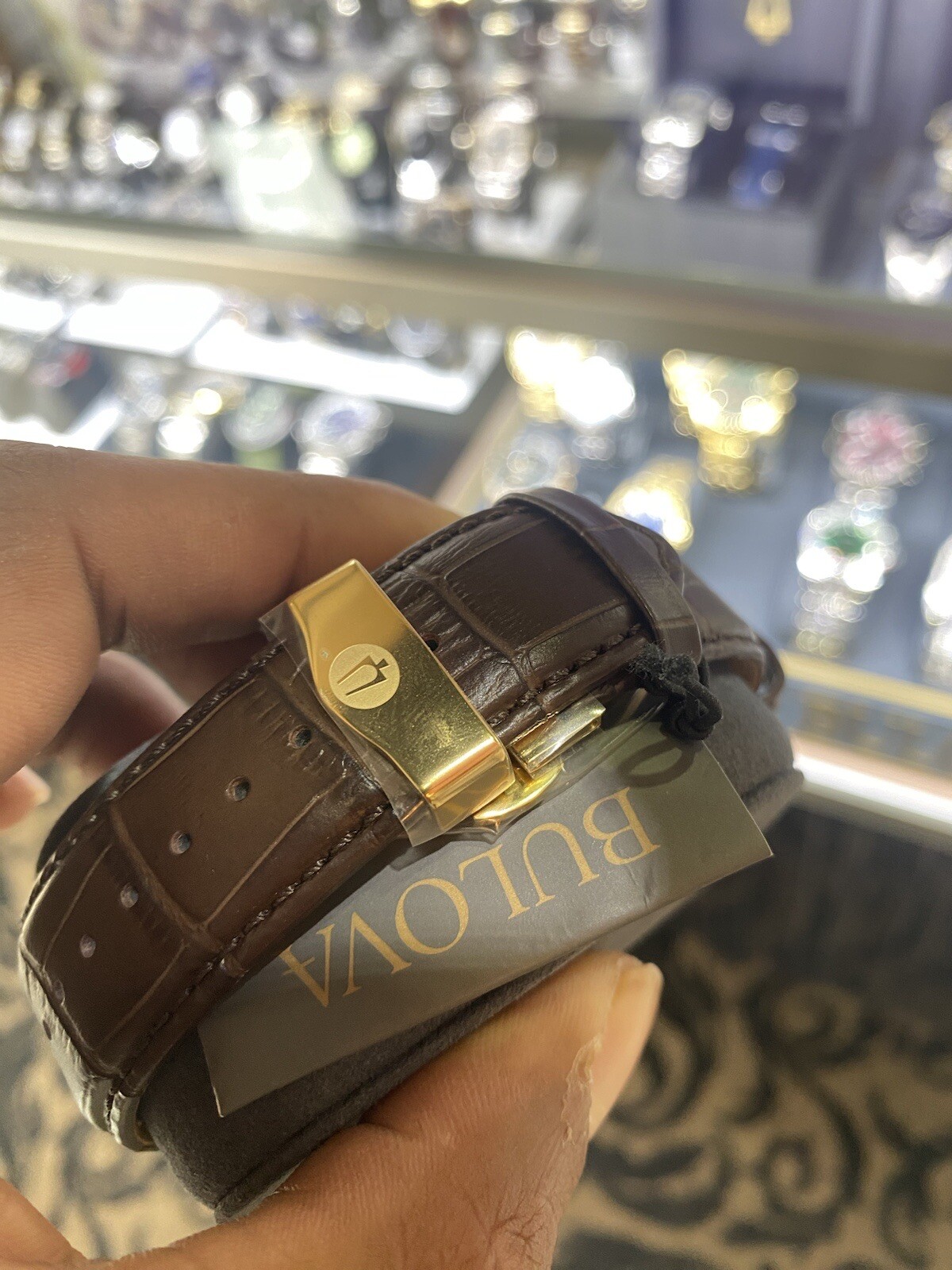 Bulova 97B169 Men’s Classic Watch – leather strap – quartz