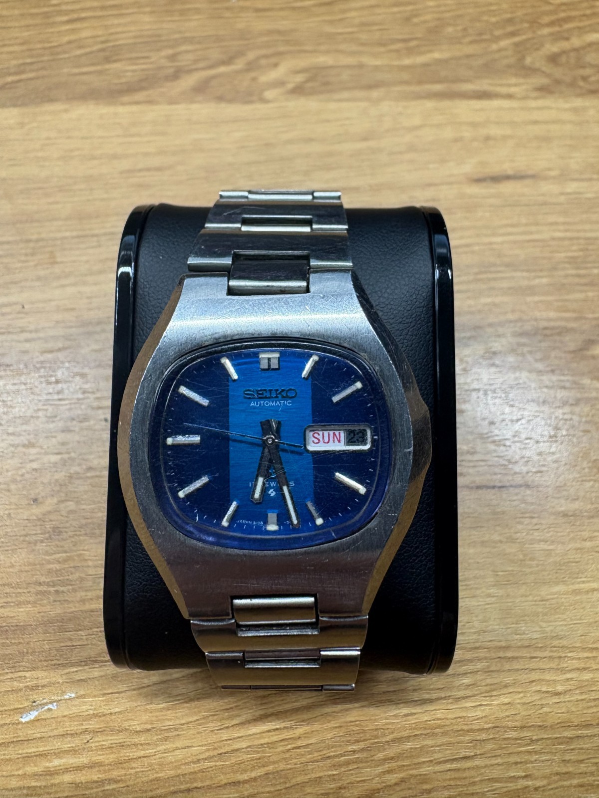 Working Vintage Seiko DX Automatic Deep Blue Dial 17 Jewels Mens Watch 6106-5549