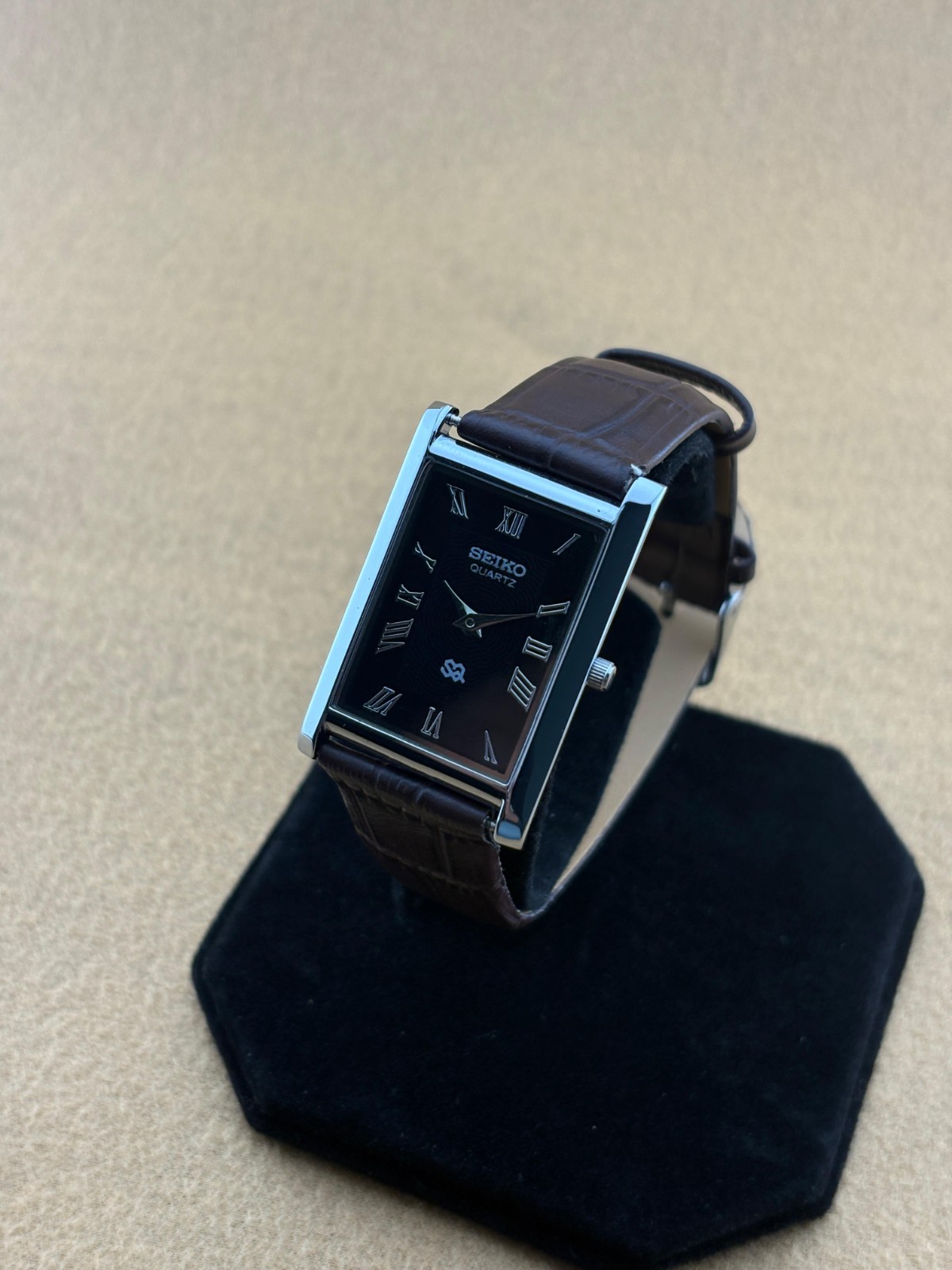 RARE BLACK SILVER Vintage Seiko Slim Quartz men’s Wristwatch-dark brown strap