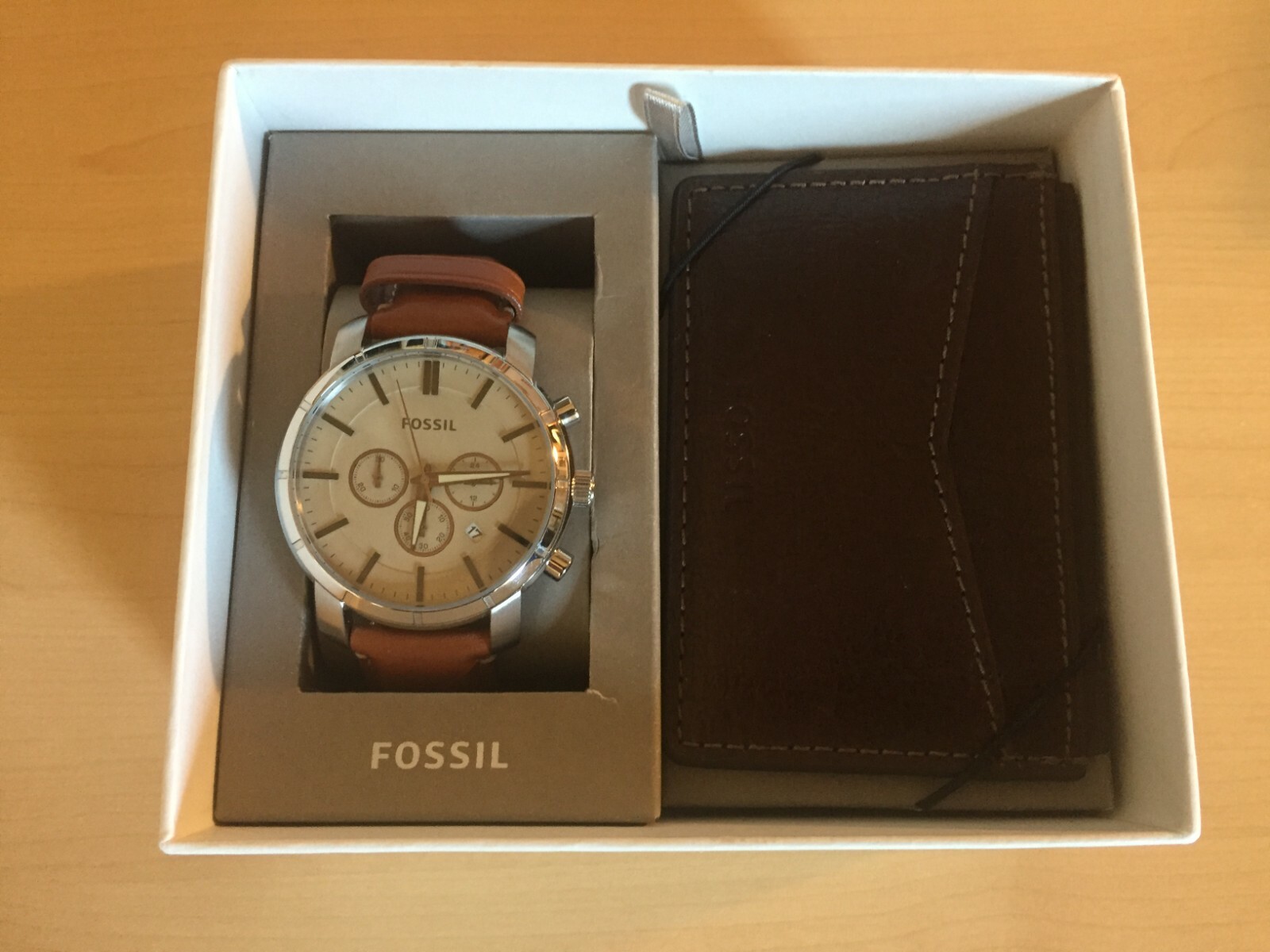 Fossil BQ2144SET Brown Leather Watch And Wallet Box Set MSRP $180