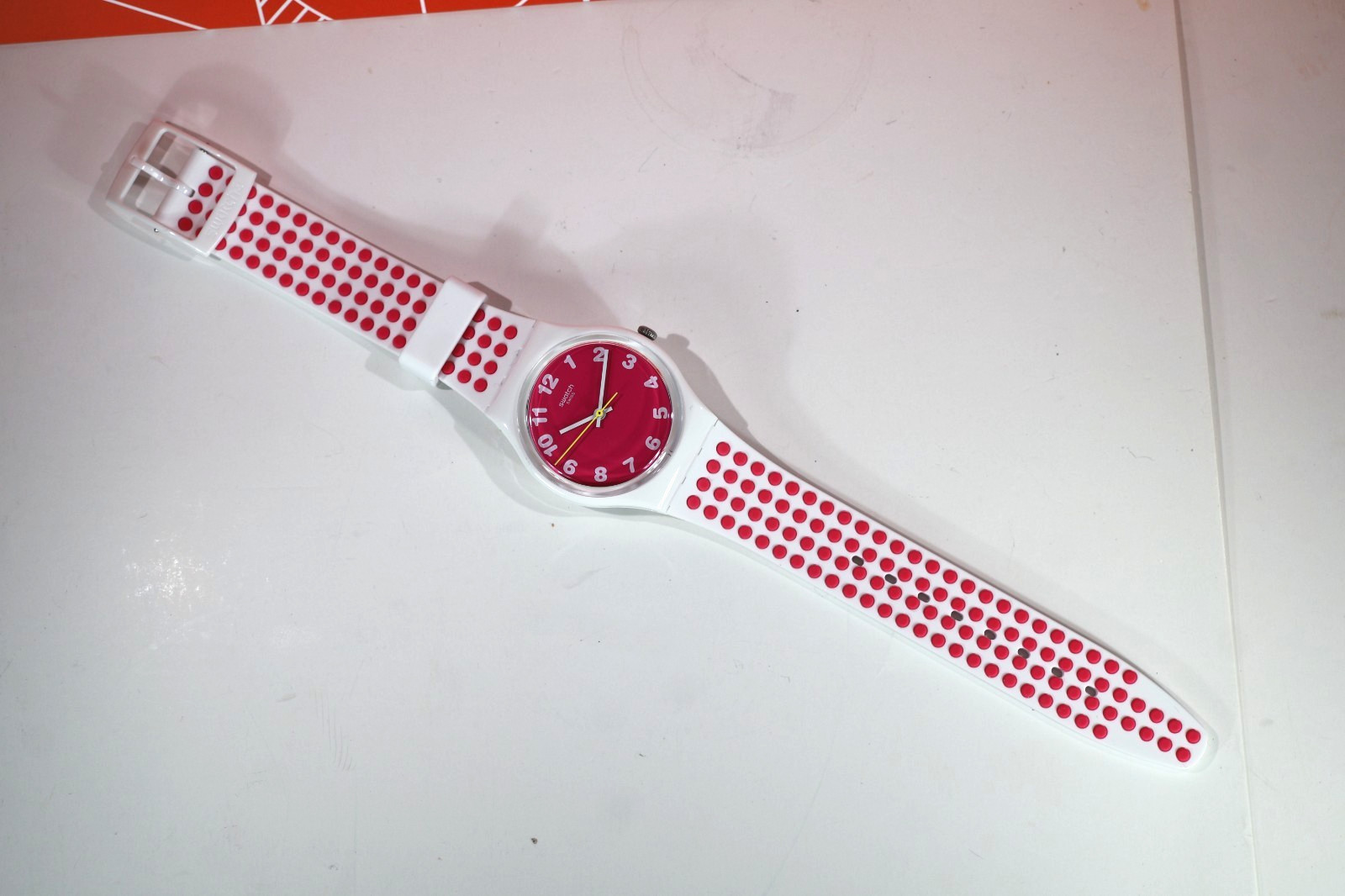 New Swiss Made Limited Swatch Watch GW190 PINKDOTS 34MM White Pink Dots Unisex